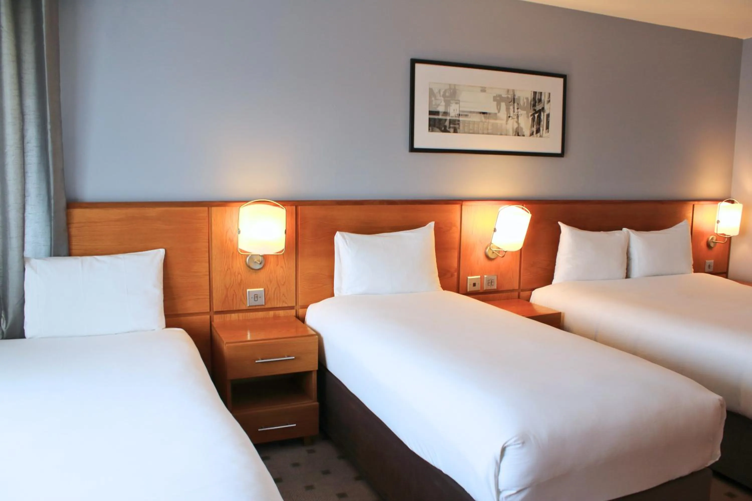 Bedroom, Bed in The Crown London, WorldHotels Distinctive