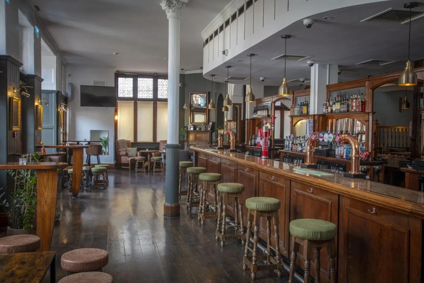 Restaurant/places to eat in The Crown London Hotel, Cricklewood North West London, WorldHotels Distinctive