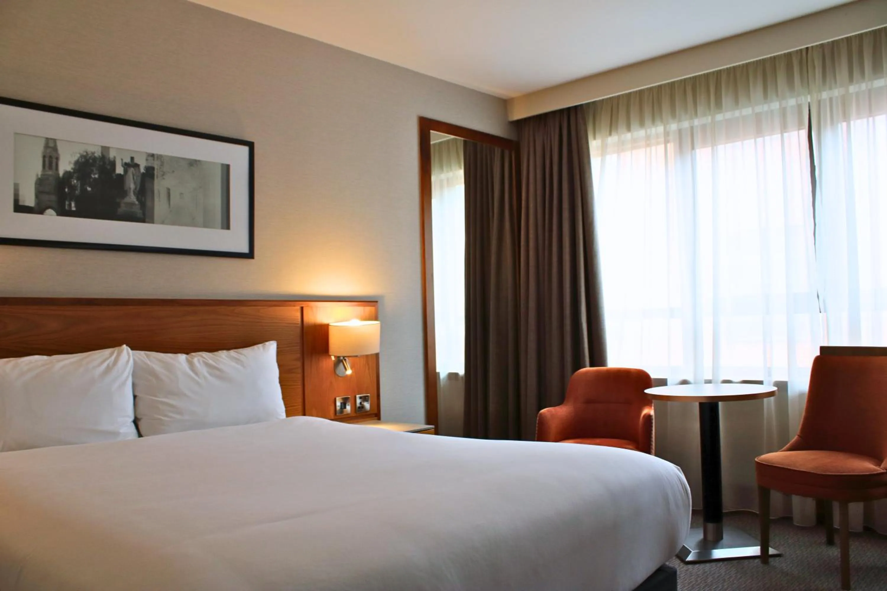 Bedroom, Bed in The Crown London, WorldHotels Distinctive