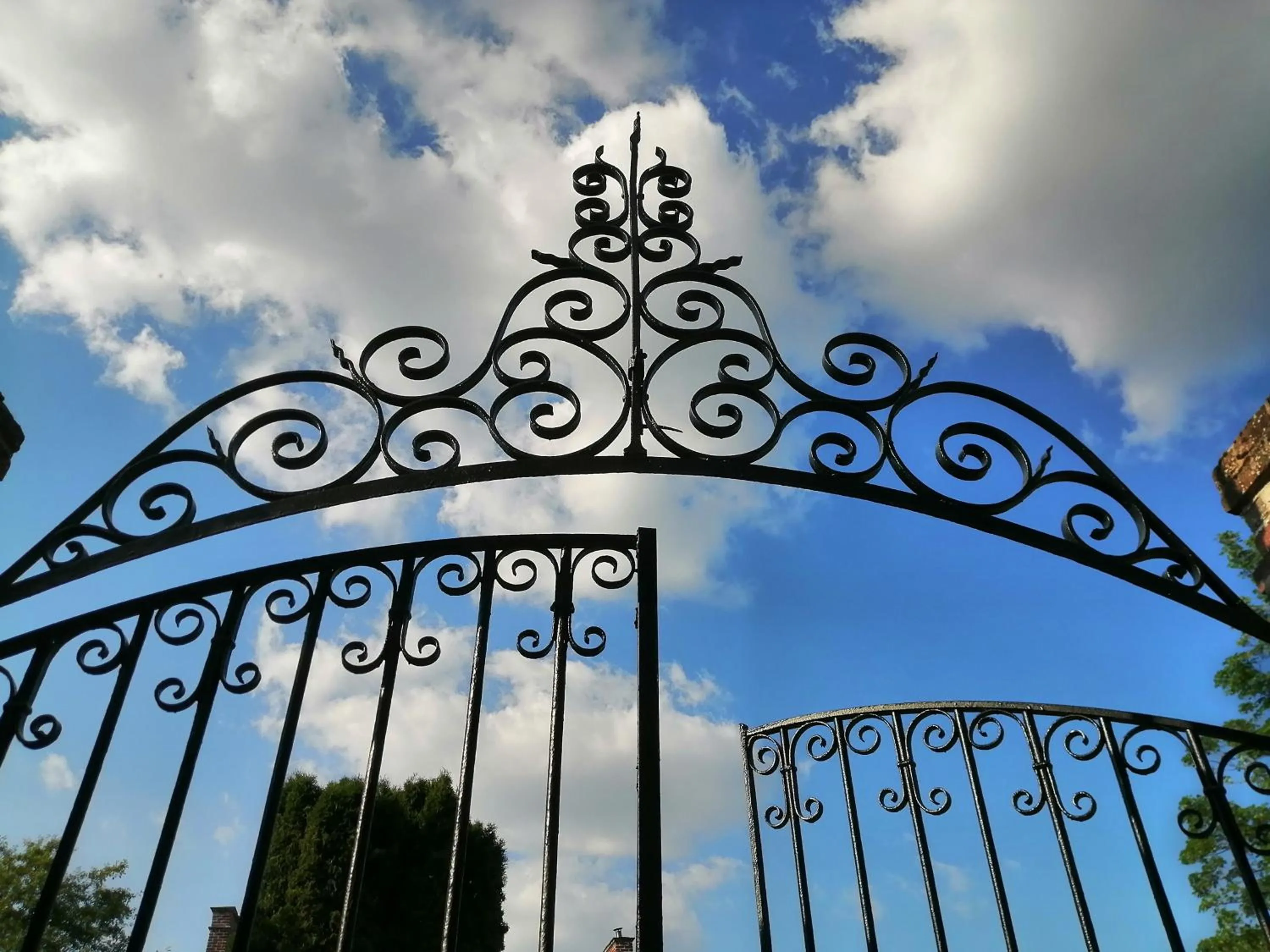 Facade/entrance in Laclos des champs