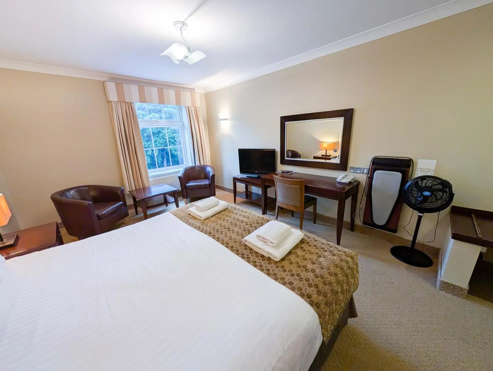TV and multimedia in Oriel Hotel