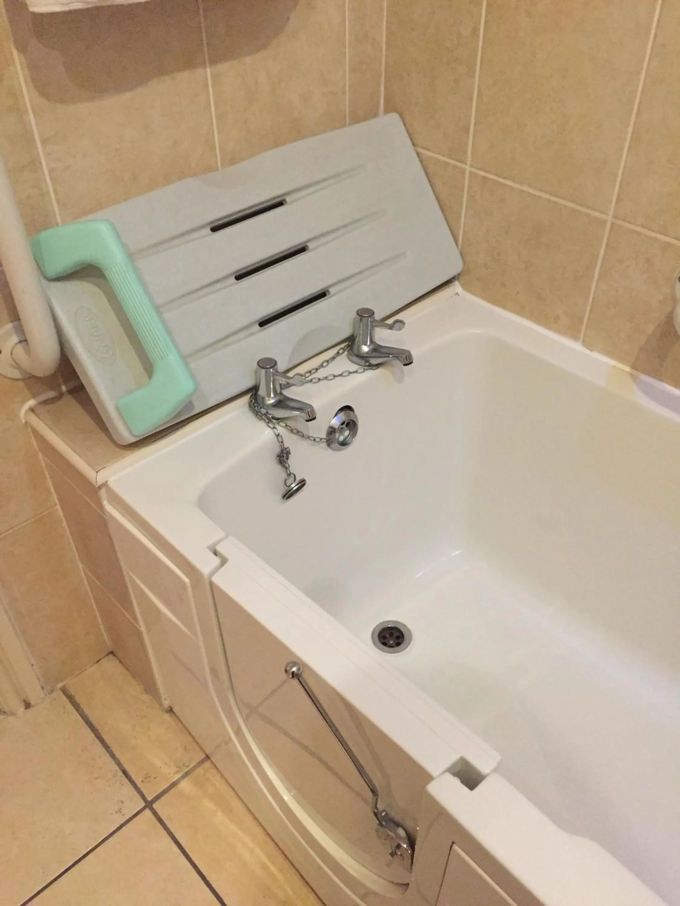 Bathroom in Oriel Hotel