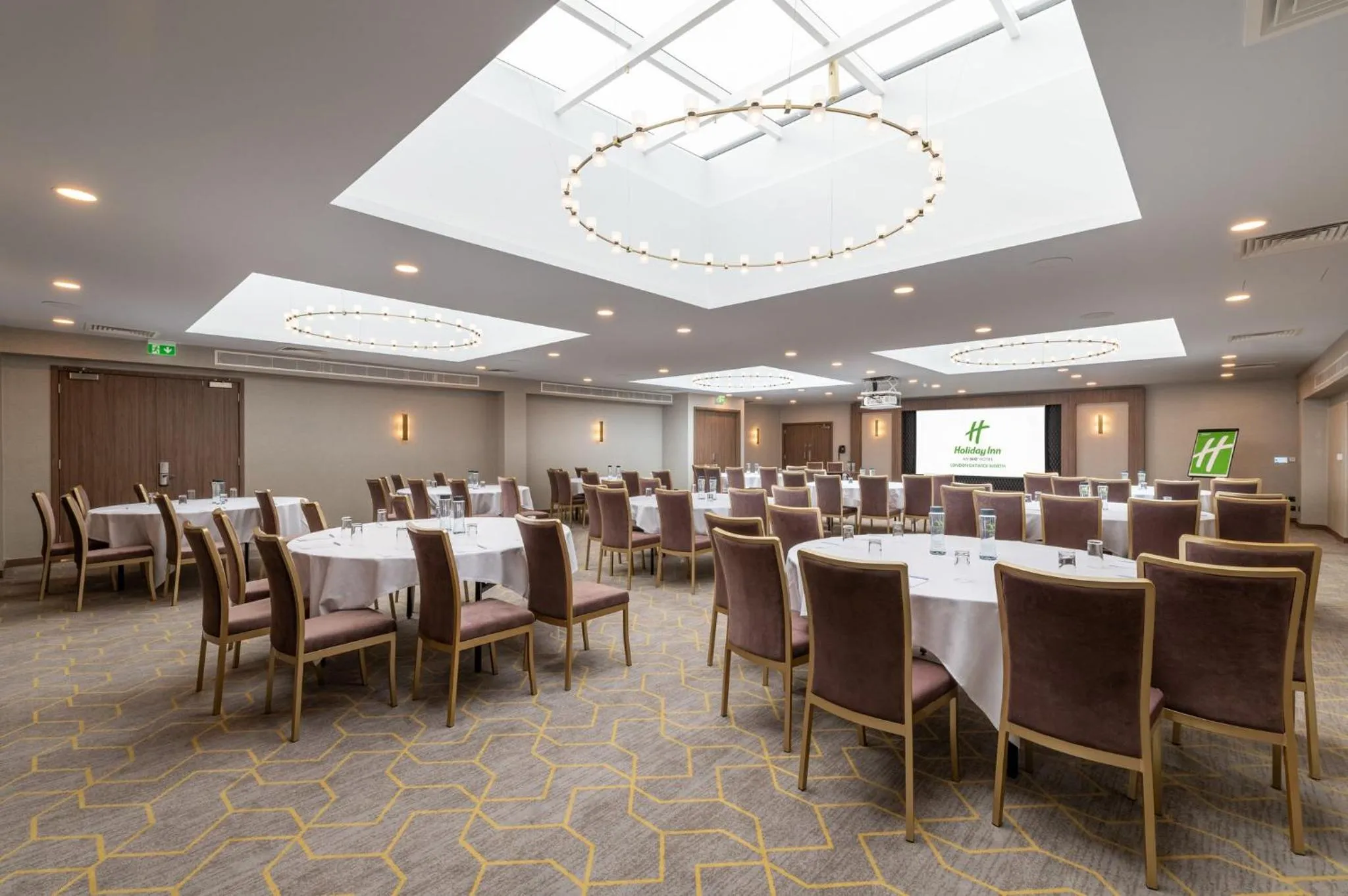 Meeting/conference room in Holiday Inn London Gatwick - Worth by IHG