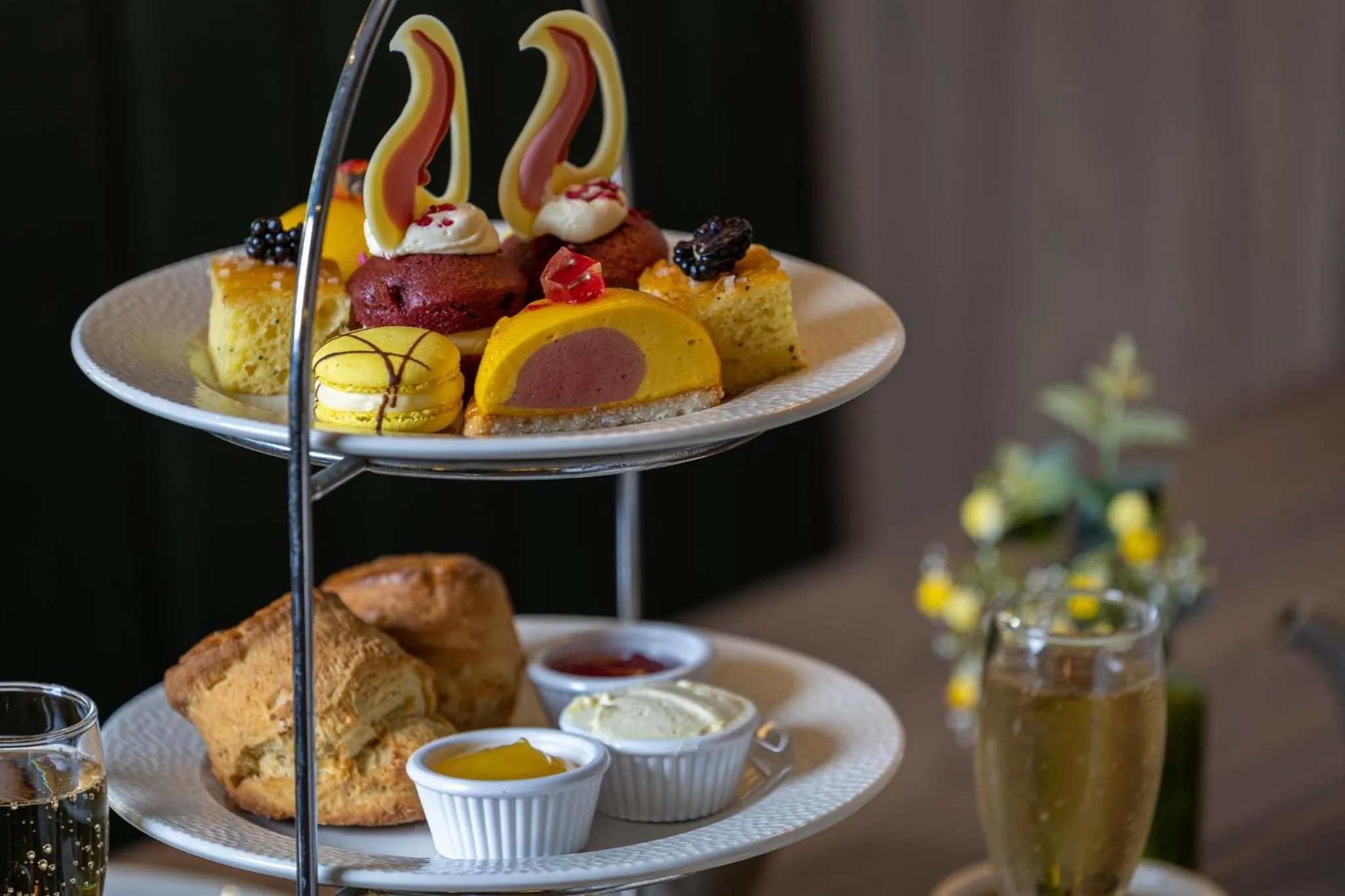 Restaurant/places to eat in Holiday Inn London Gatwick - Worth by IHG