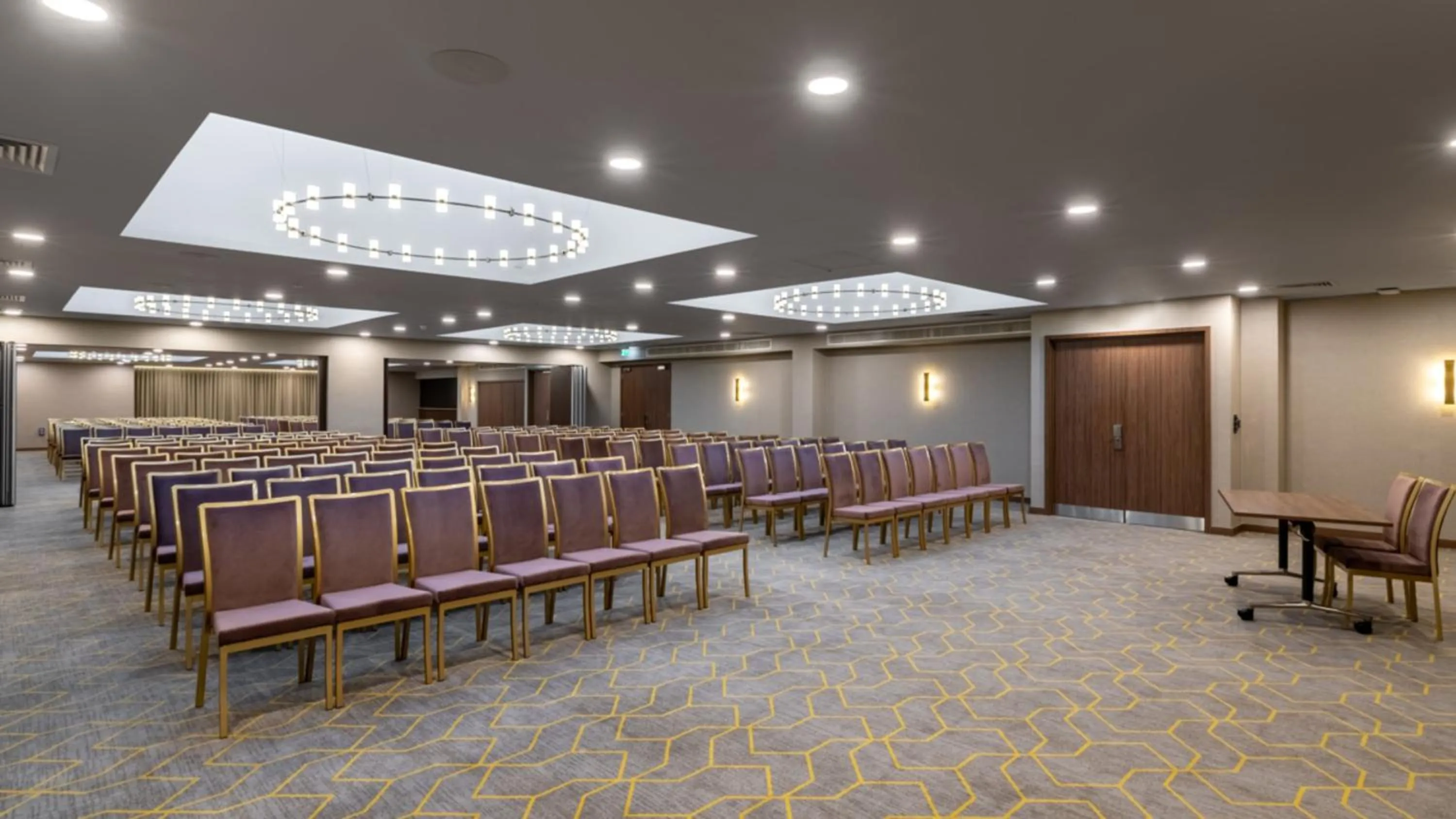 Meeting/conference room in Holiday Inn London Gatwick - Worth by IHG