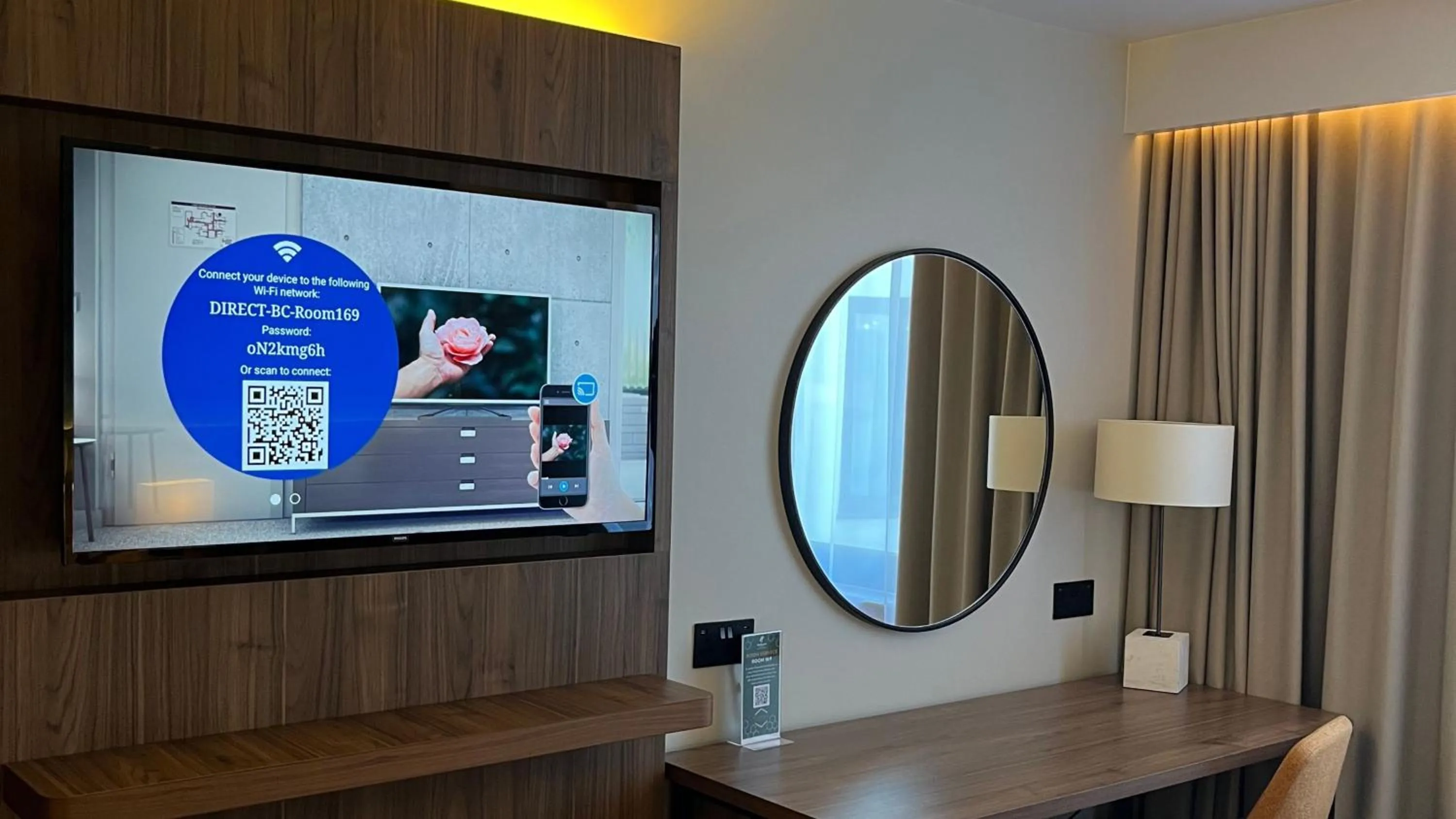 Photo of the whole room in Holiday Inn London Gatwick - Worth by IHG