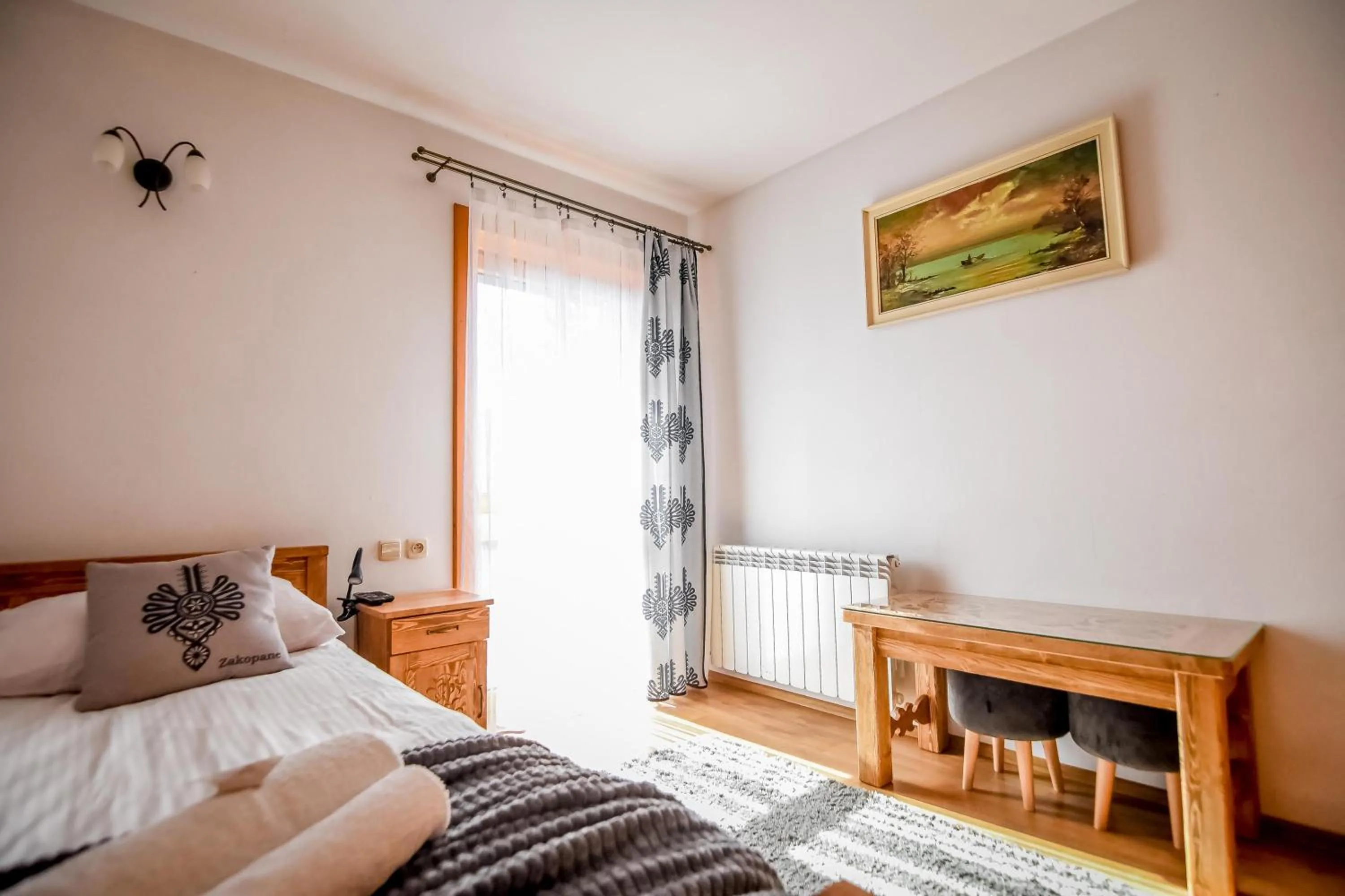 Photo of the whole room, Bed in U Króla