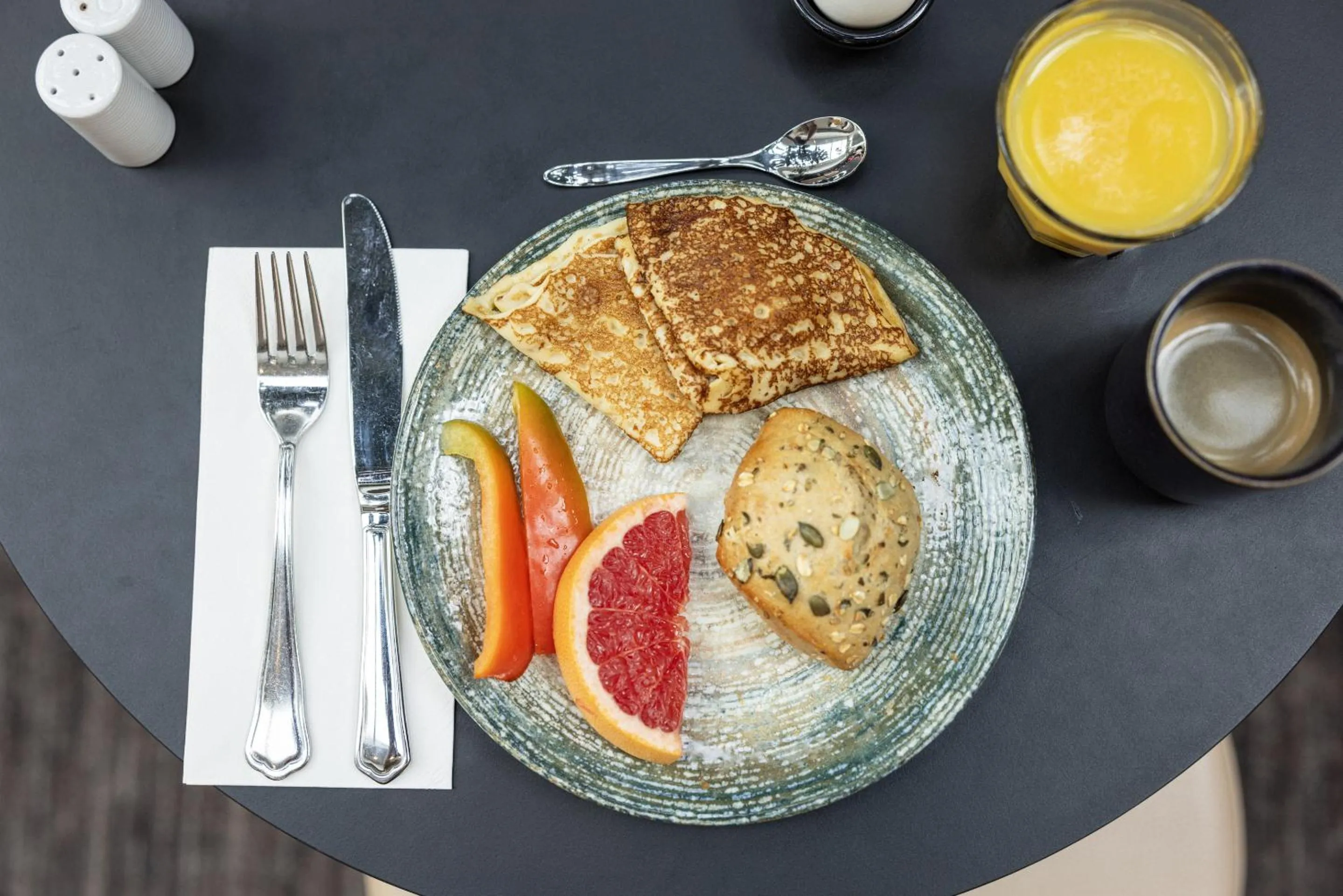 Food and drinks in Imperial Hotel