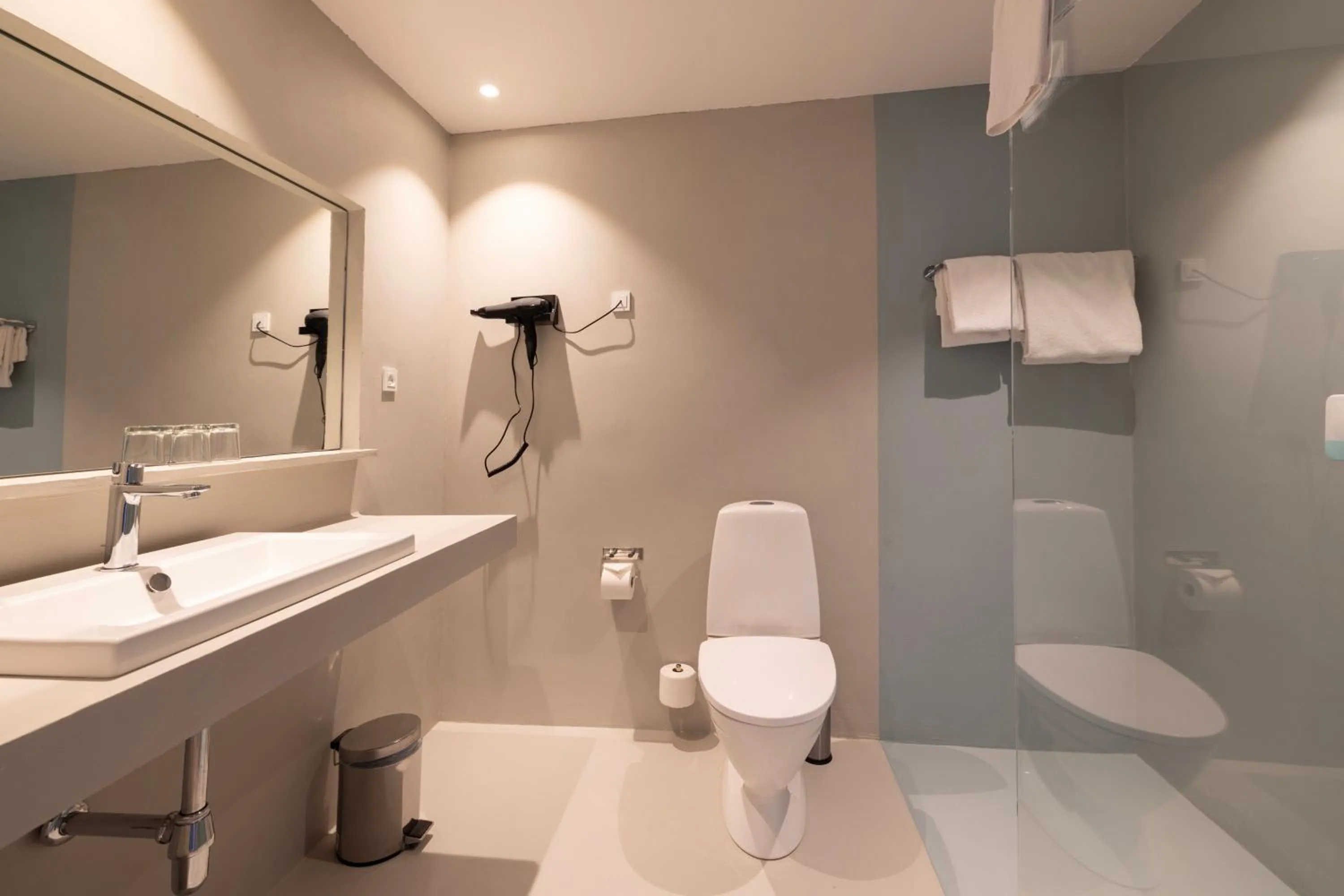 Bathroom in Imperial Hotel