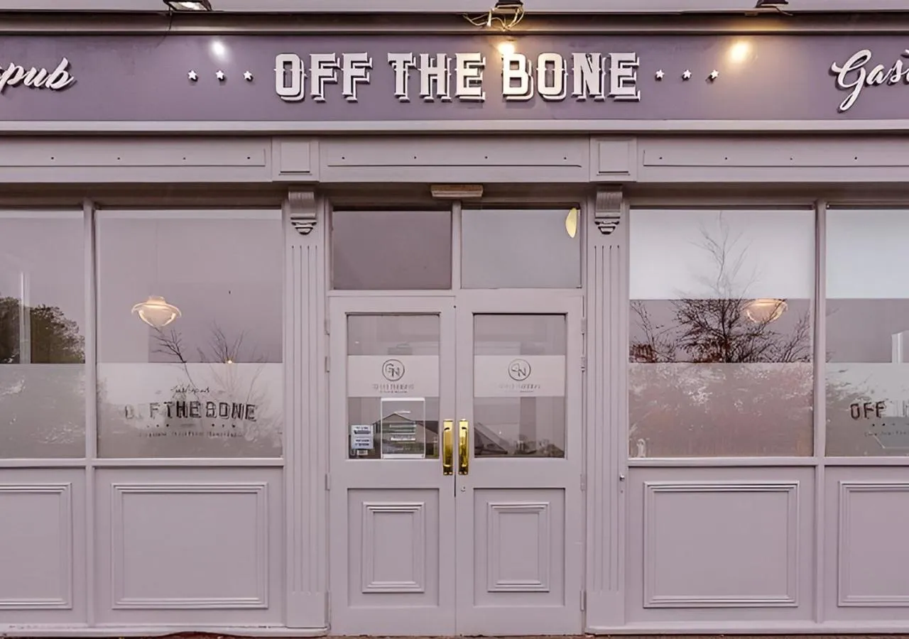 Restaurant/places to eat in Great National South Court Hotel