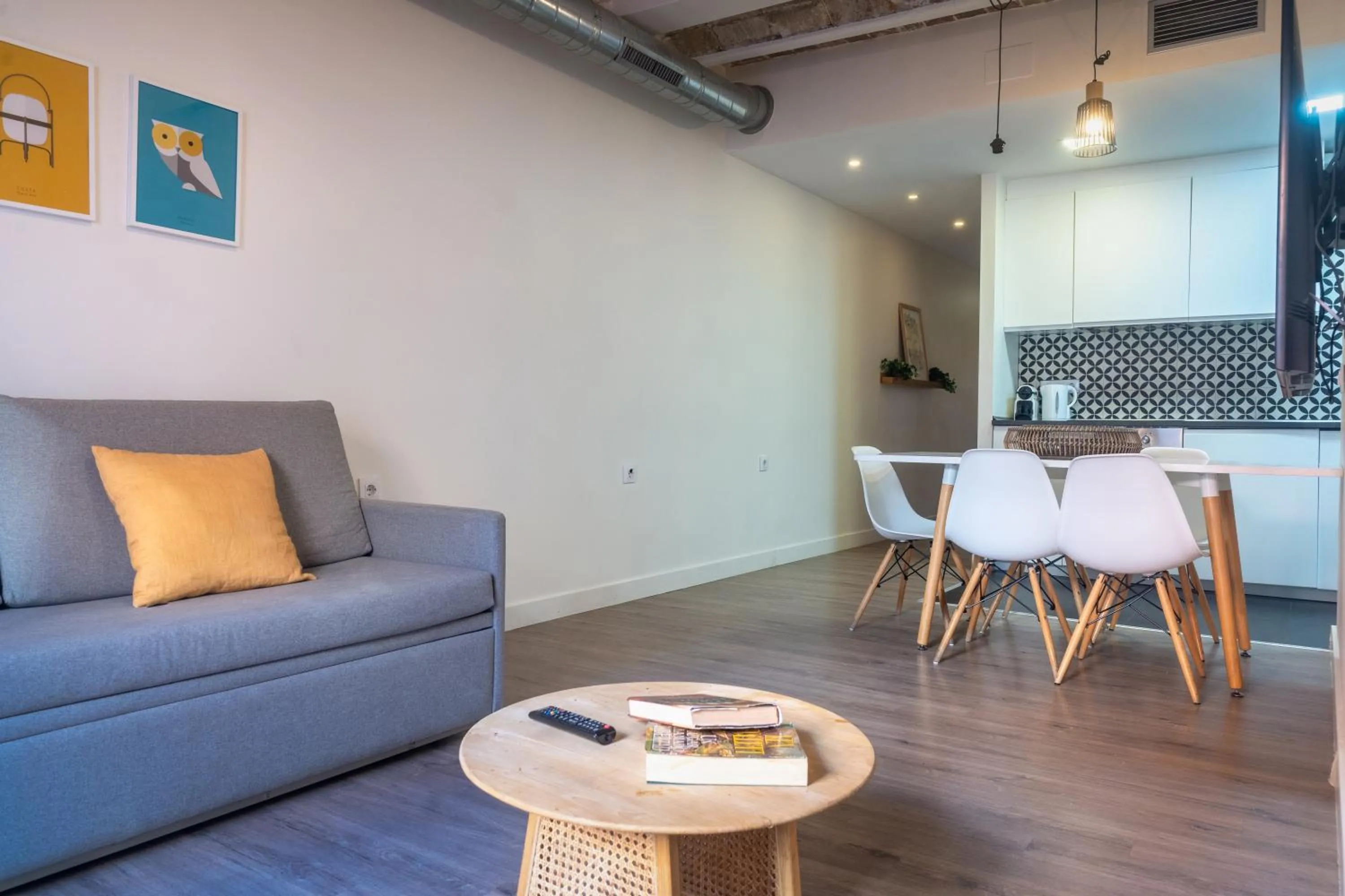 Living room in Modern Catalan Apartments by Olala Homes
