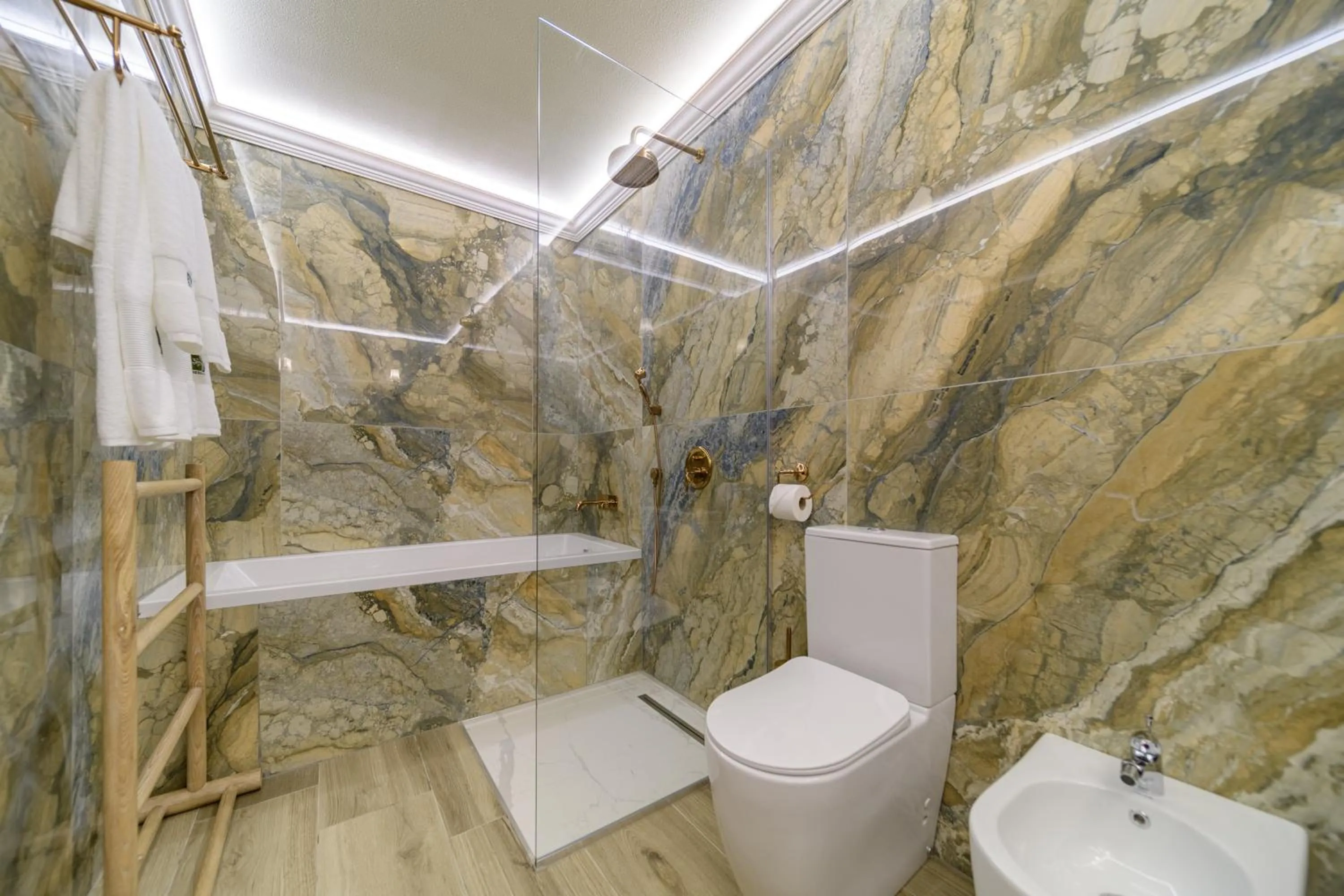 Shower in ECO Therma Village - Mineral Pool & SPA & All Inclusive