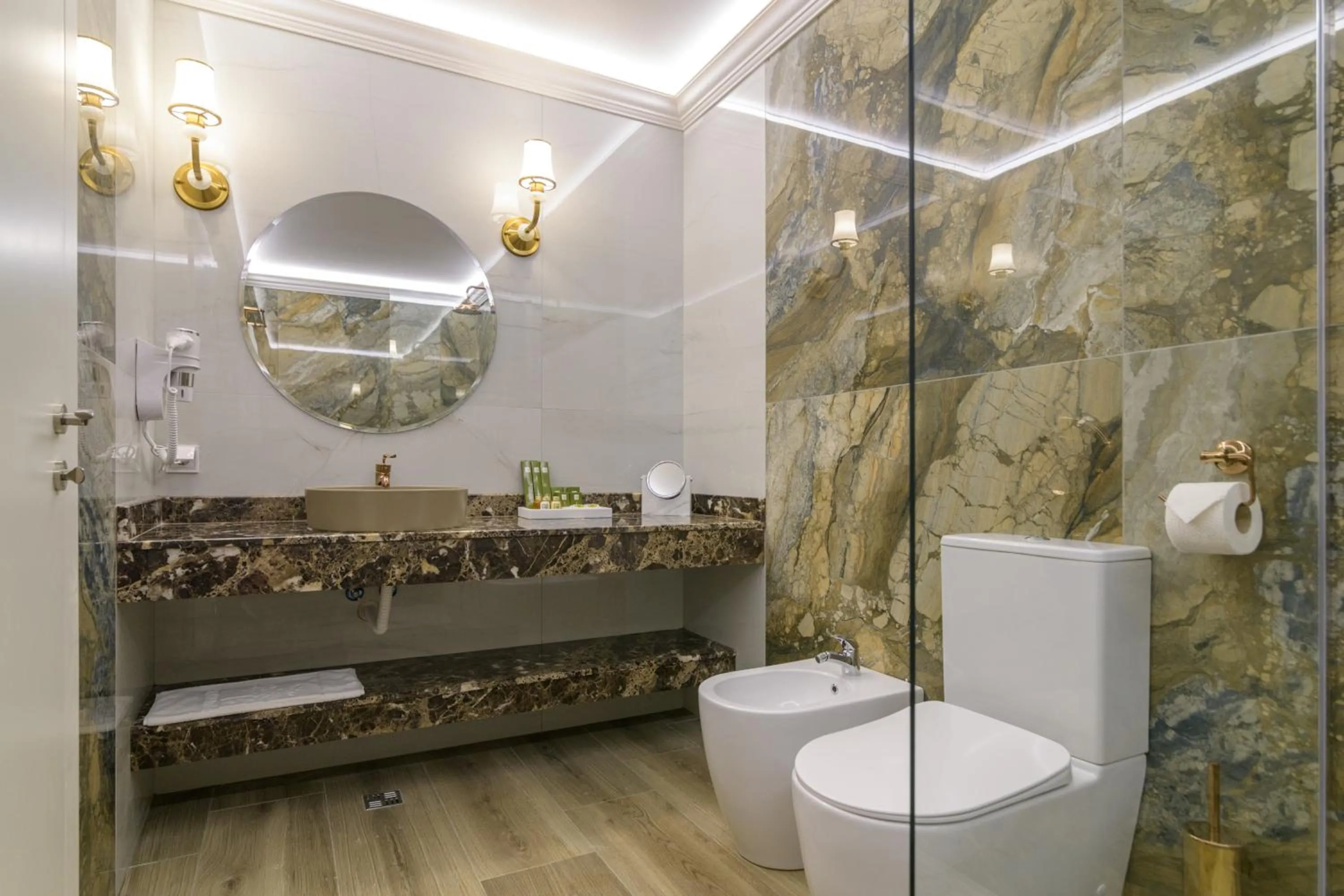 Shower in ECO Therma Village - Mineral Pool & SPA & All Inclusive