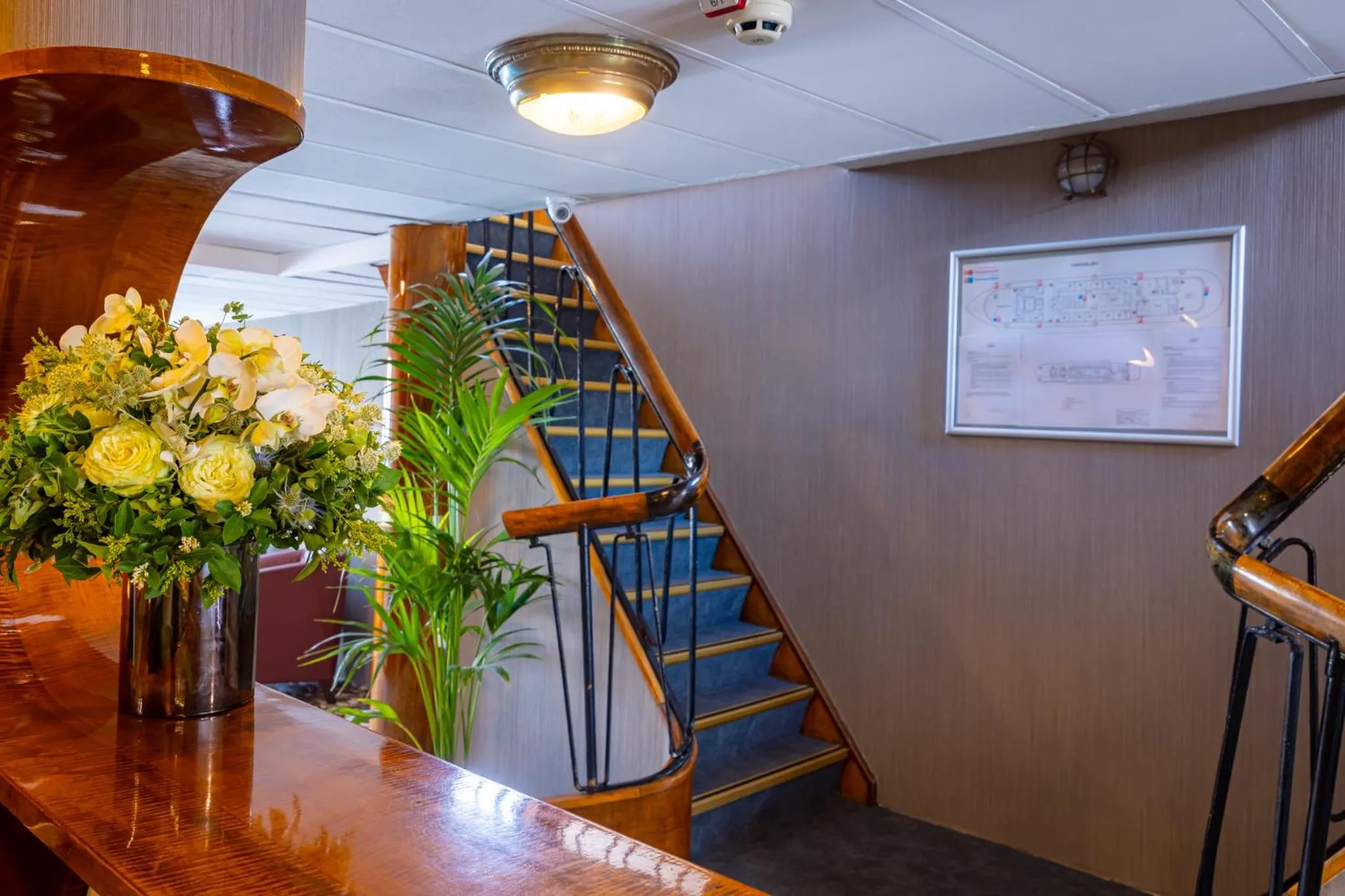 Property building in Grand Jules - Boat Hotel