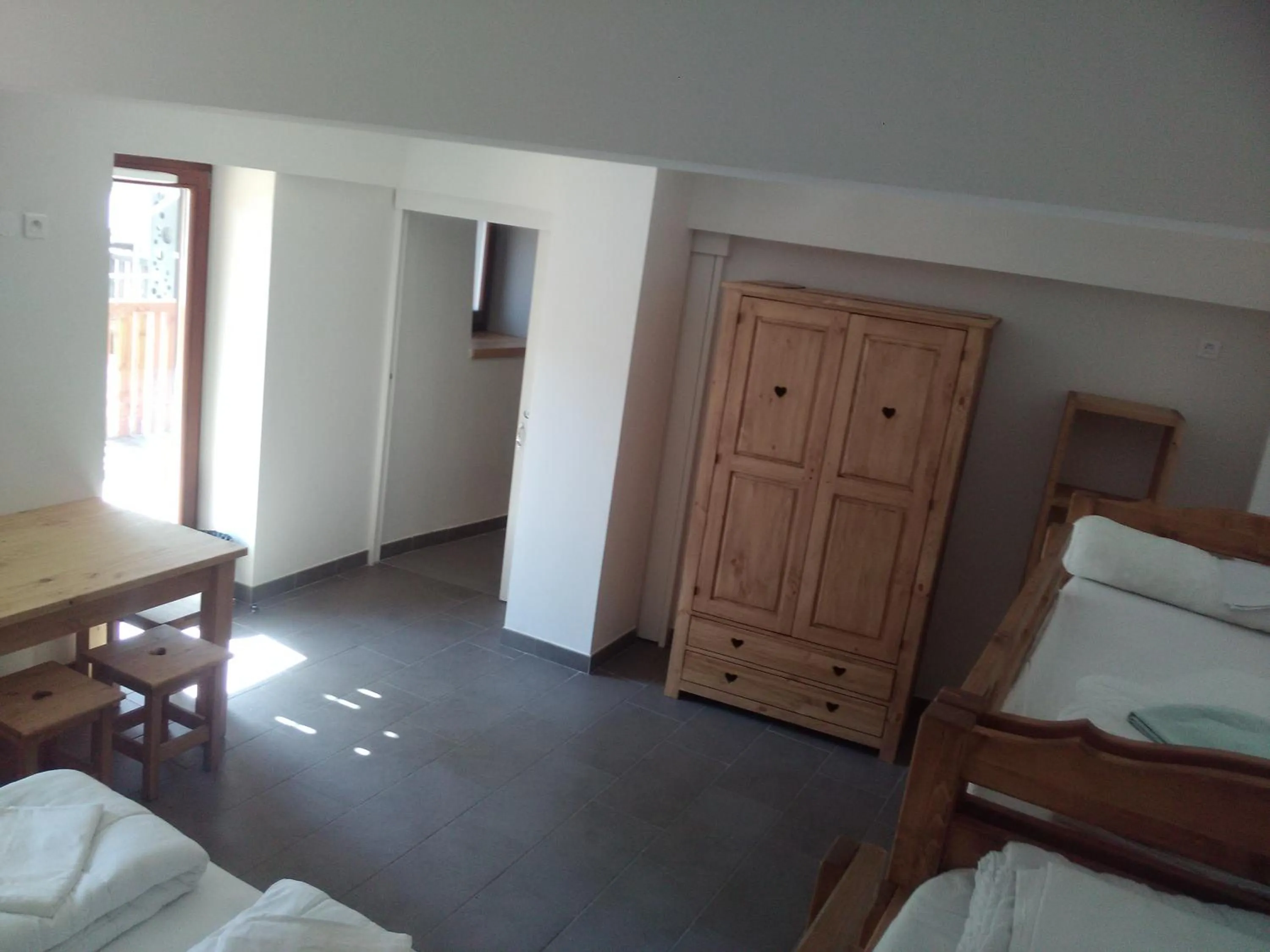 Bed in Cap Verb Guillestre