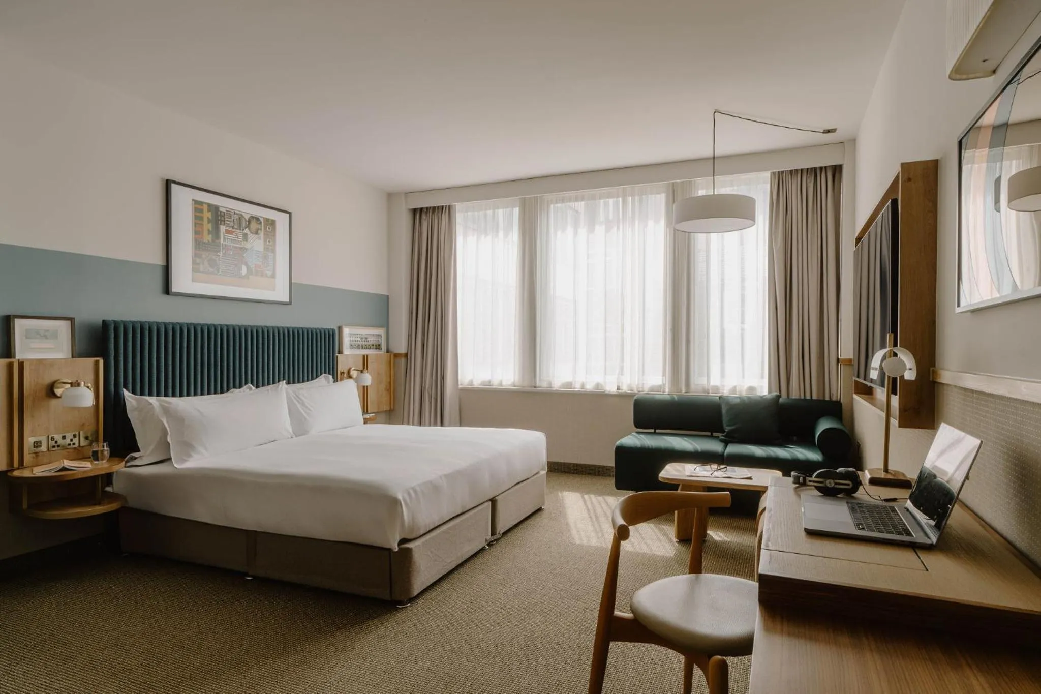 Photo of the whole room, Bed in Club Quarters Hotel St Paul's, London