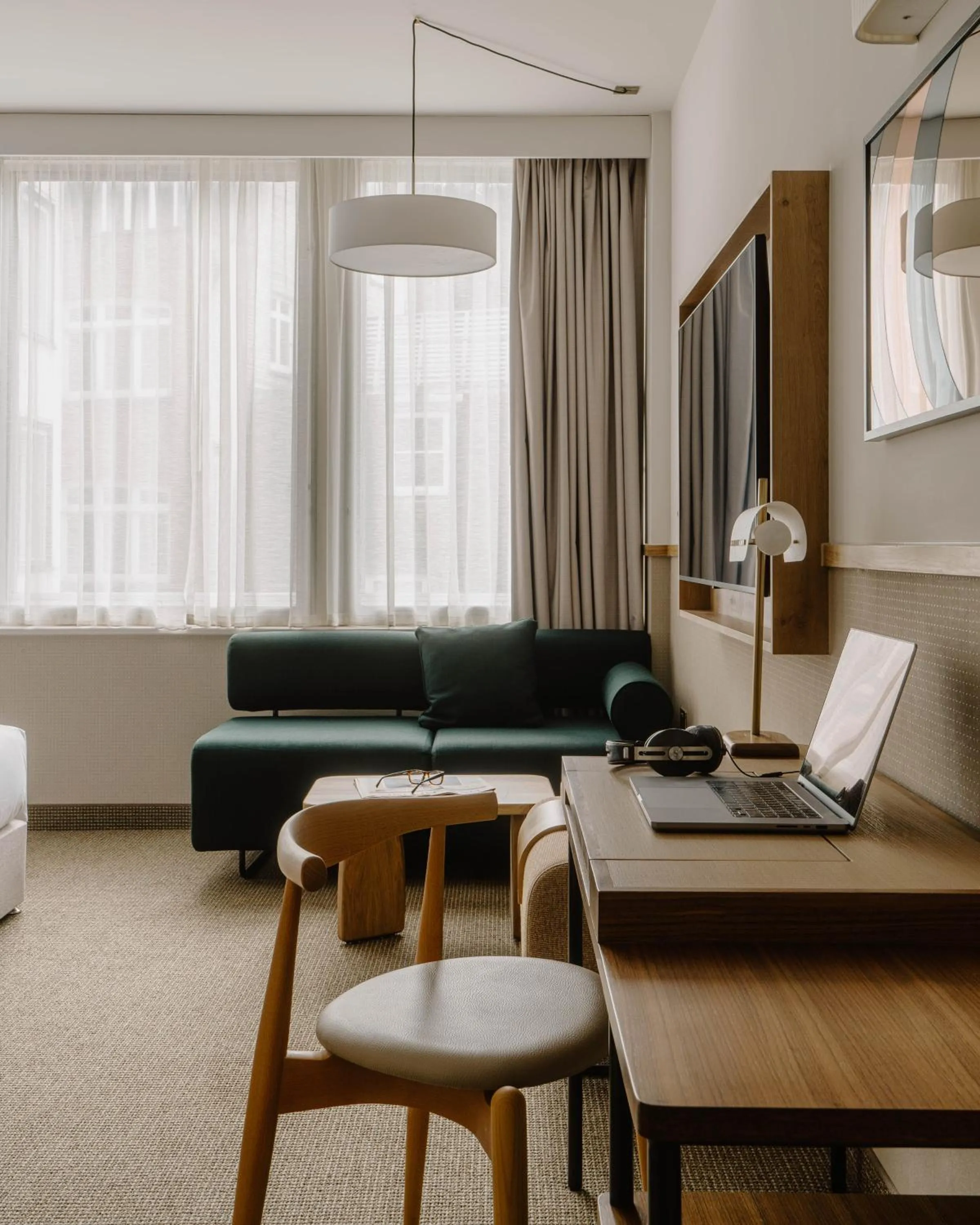 Living room in Club Quarters Hotel St Paul's, London