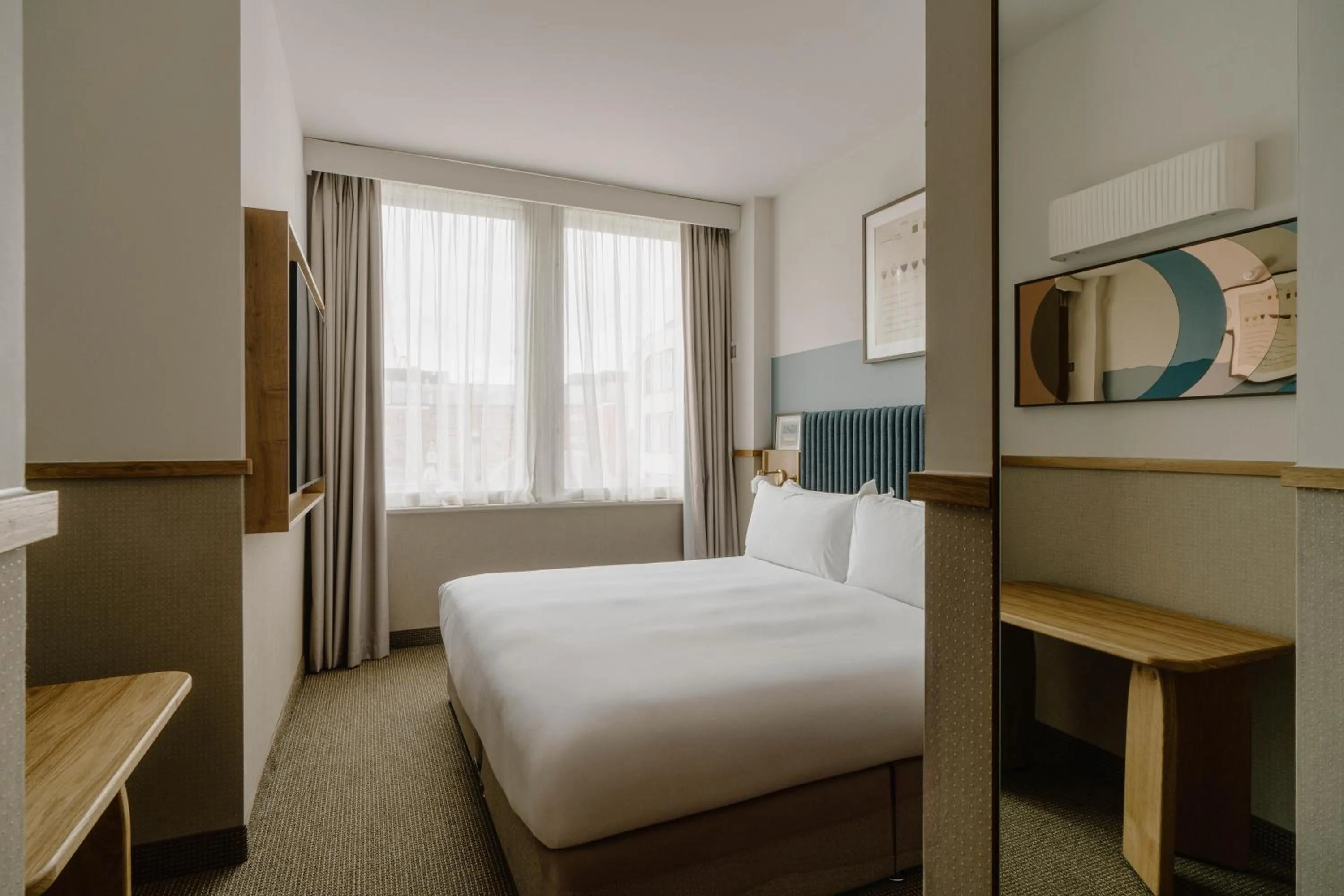 Bed in Club Quarters Hotel St Paul's, London