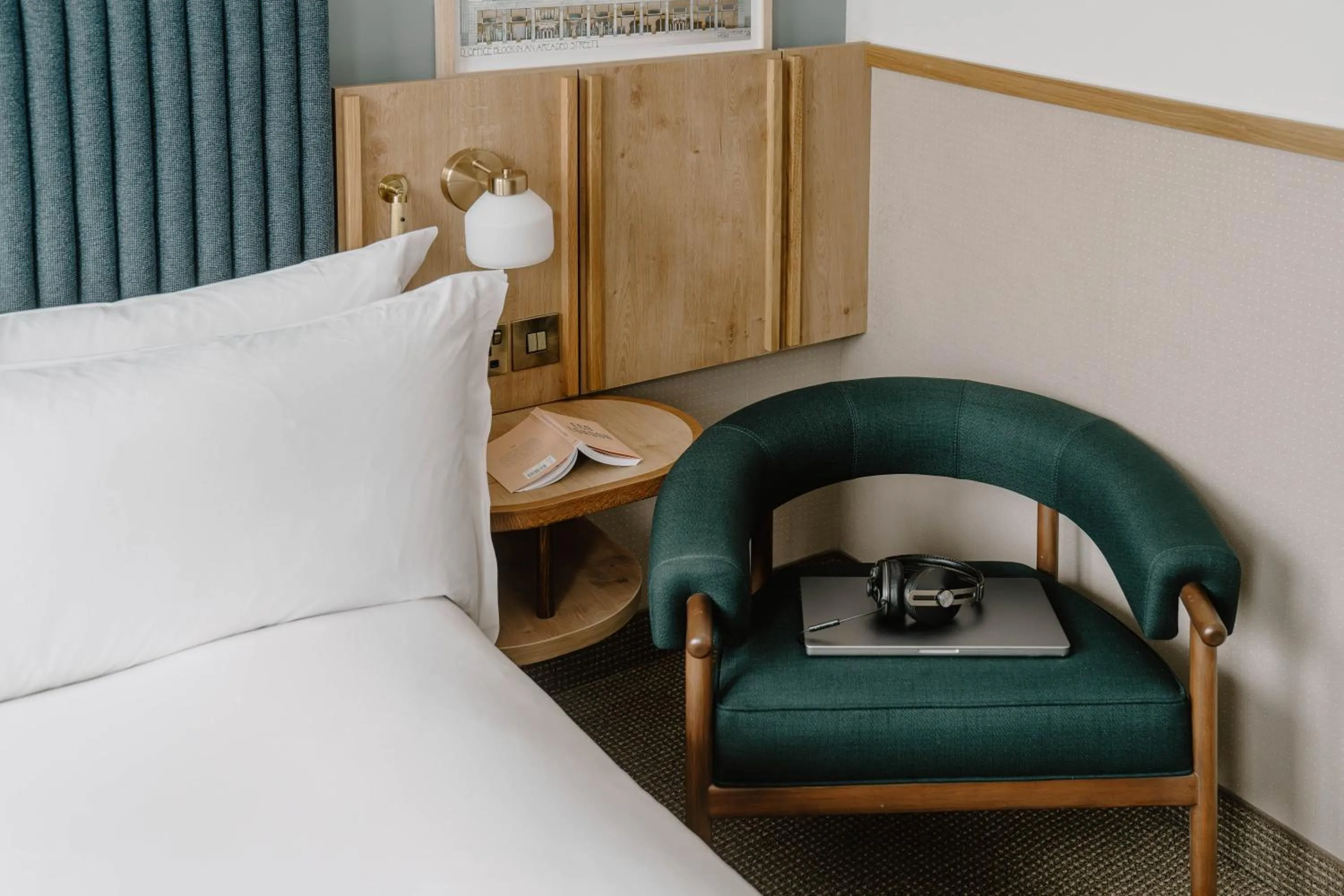 Seating area, Bed in Club Quarters Hotel St Paul's, London