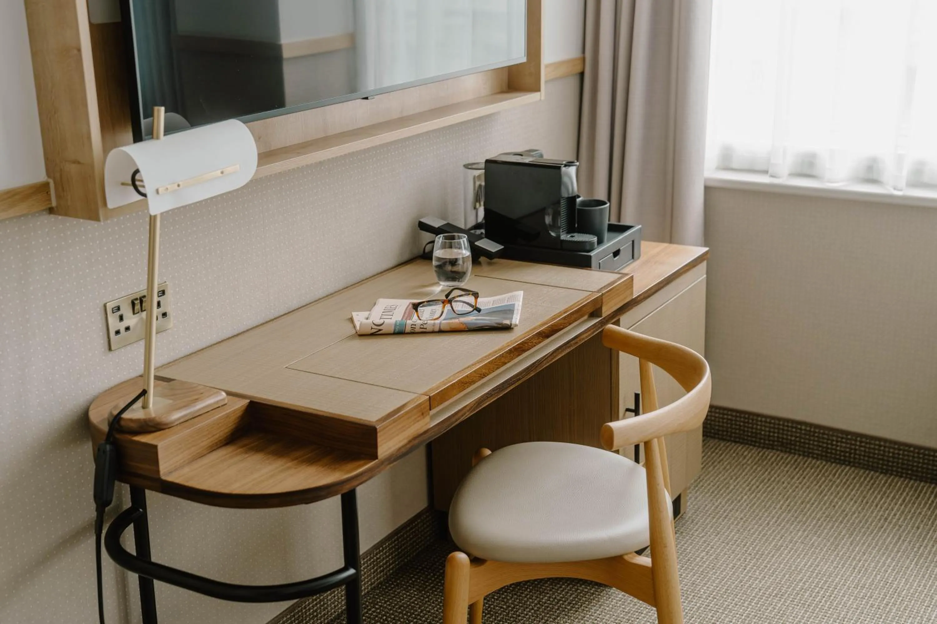 TV and multimedia in Club Quarters Hotel St Paul's, London