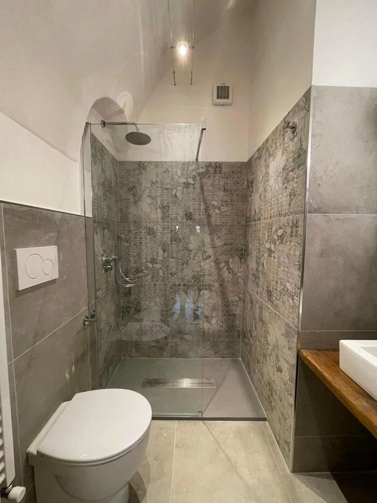 Shower in Agriturismo Castello Santa Margherita