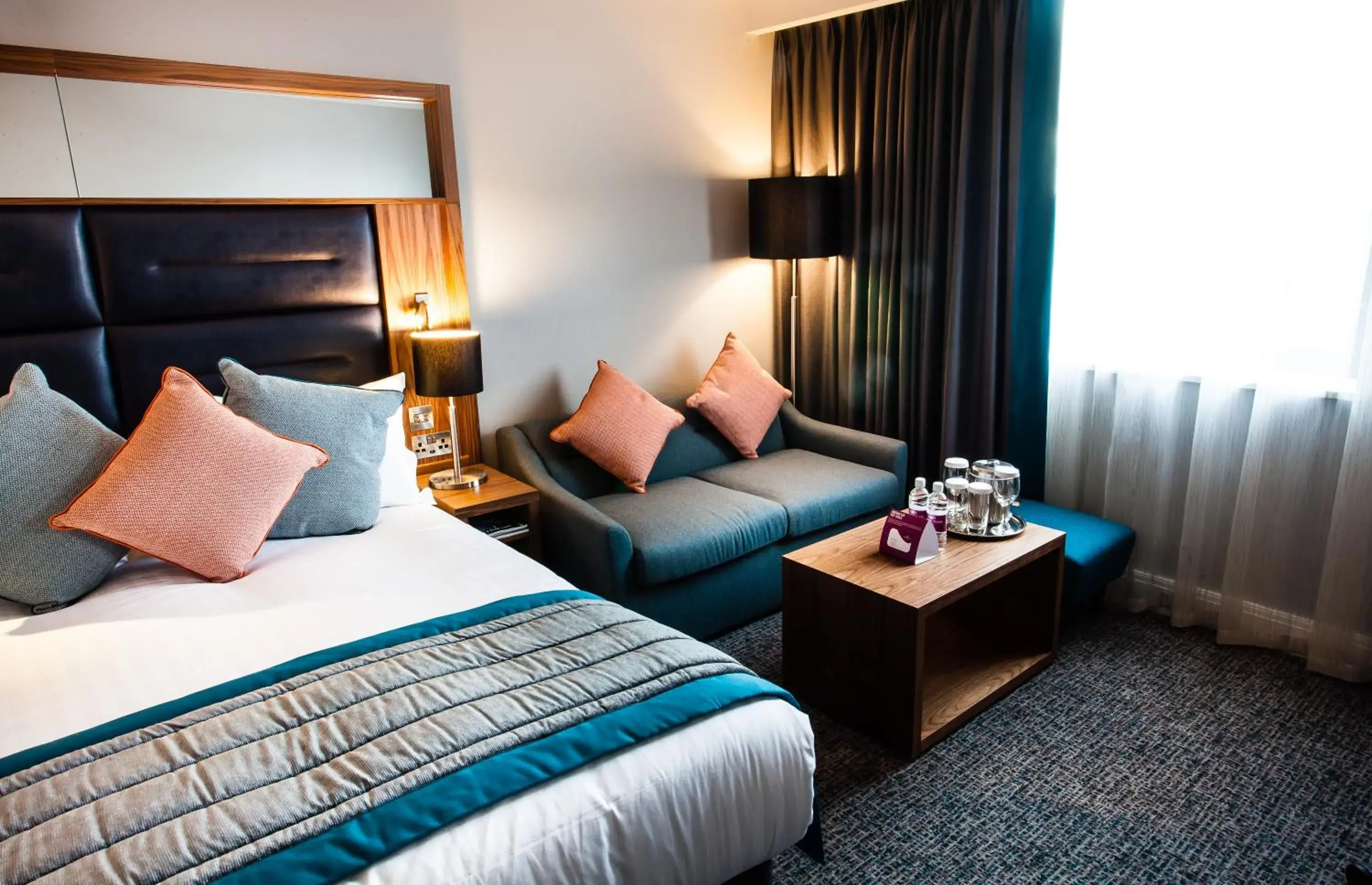 Standard Queen Room with Sofa Bed in Crowne Plaza Leeds by IHG Standard Queen Room with Sofa Bed in Crowne Plaza Leeds by IHG