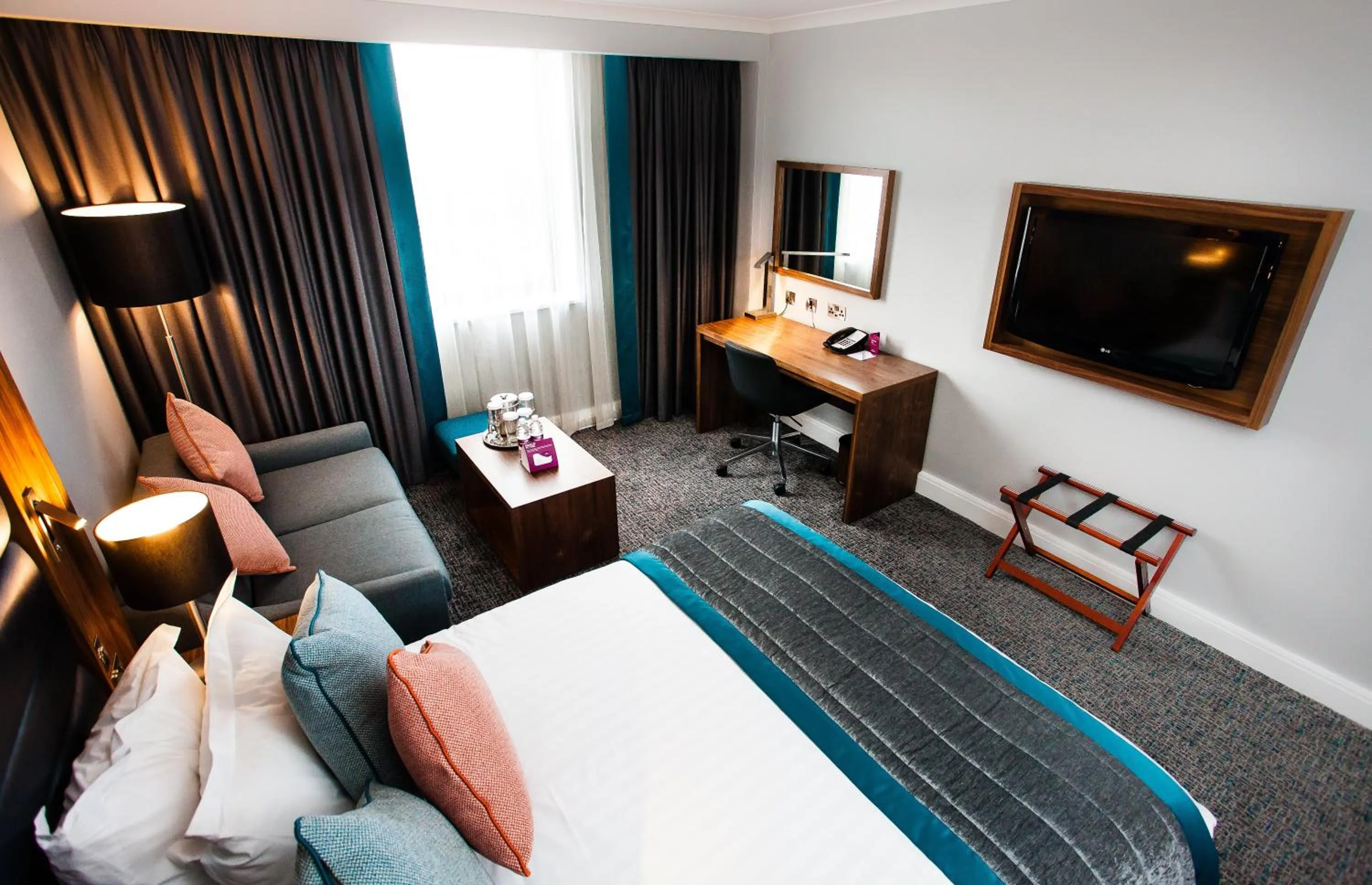 Photo of the whole room, Bed in Crowne Plaza Leeds by IHG