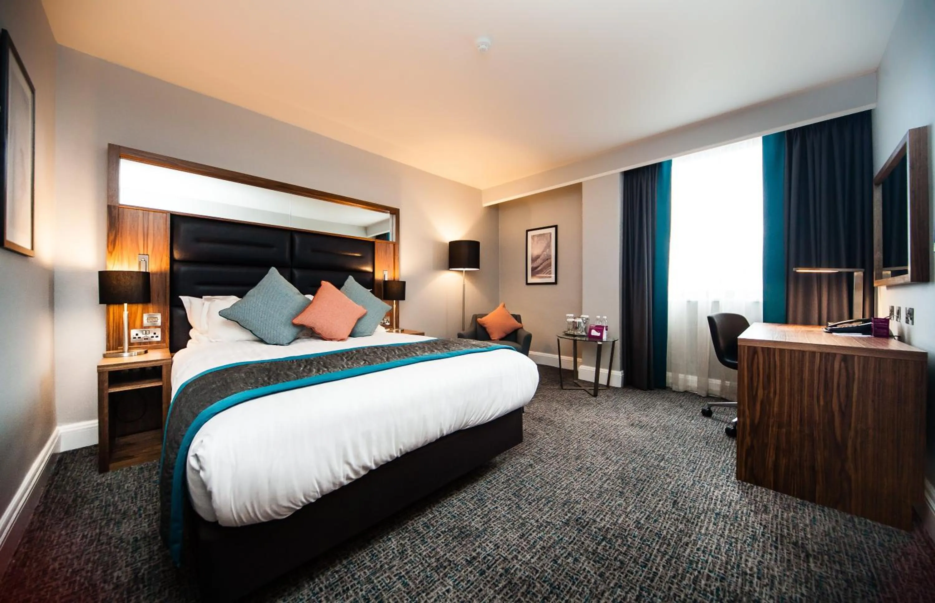 Photo of the whole room, Bed in Crowne Plaza Leeds by IHG
