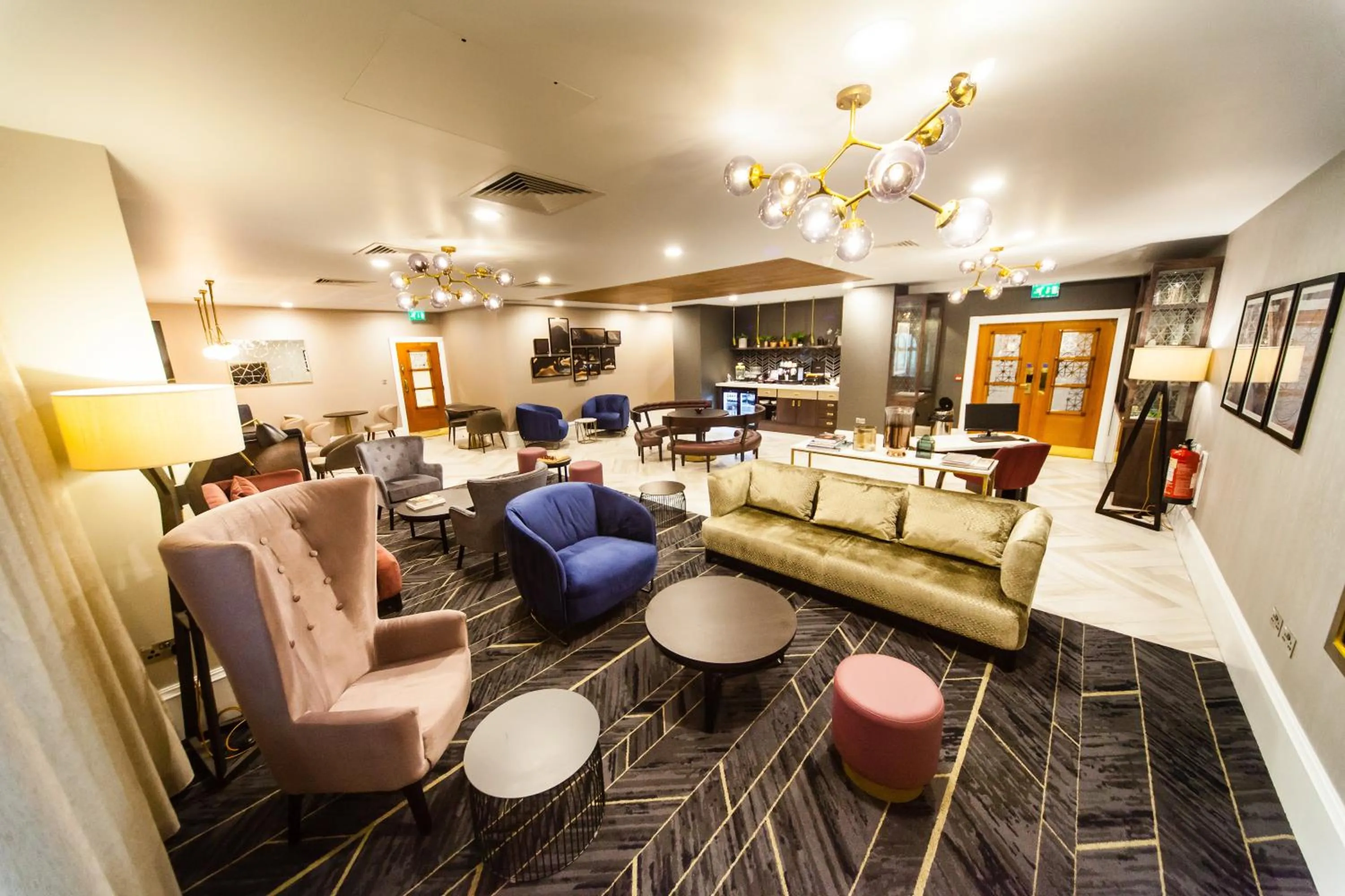 Lounge or bar in Crowne Plaza Leeds by IHG