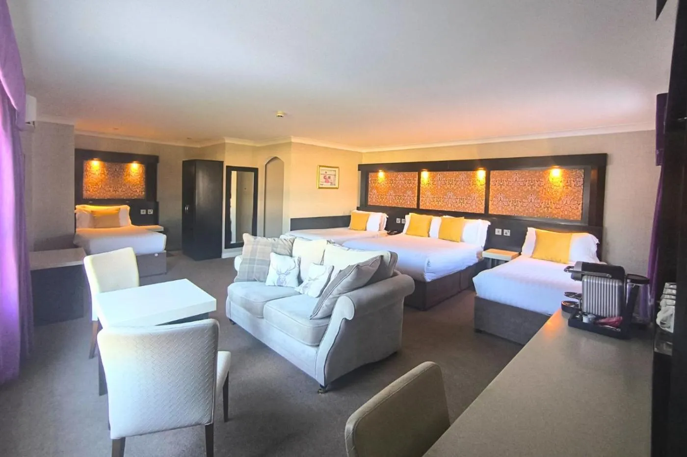 Bed in Flannery's Hotel