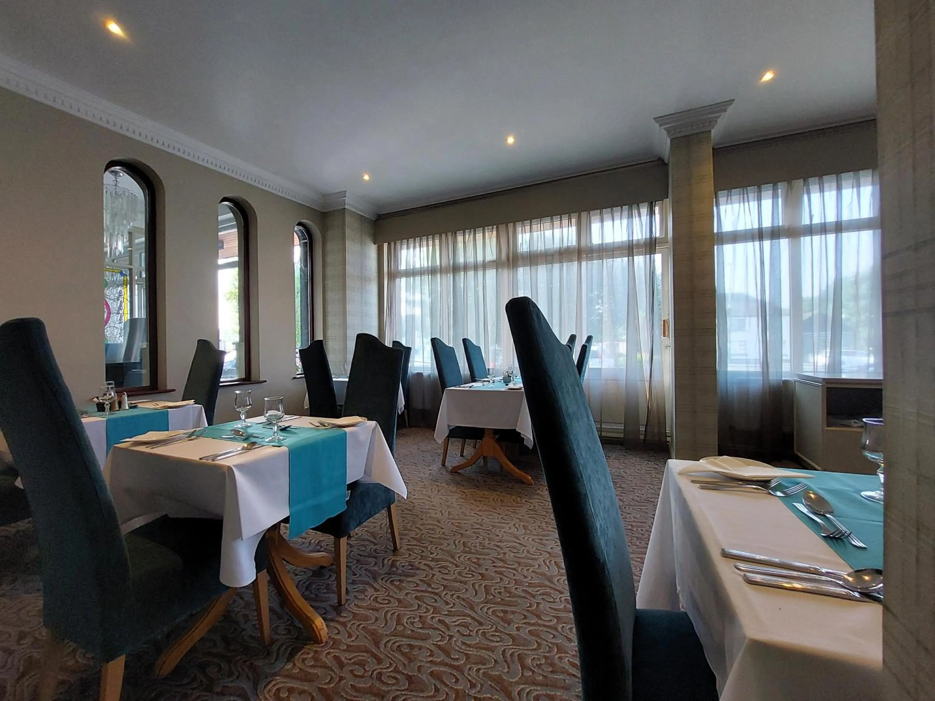 Restaurant/places to eat in Flannery's Hotel