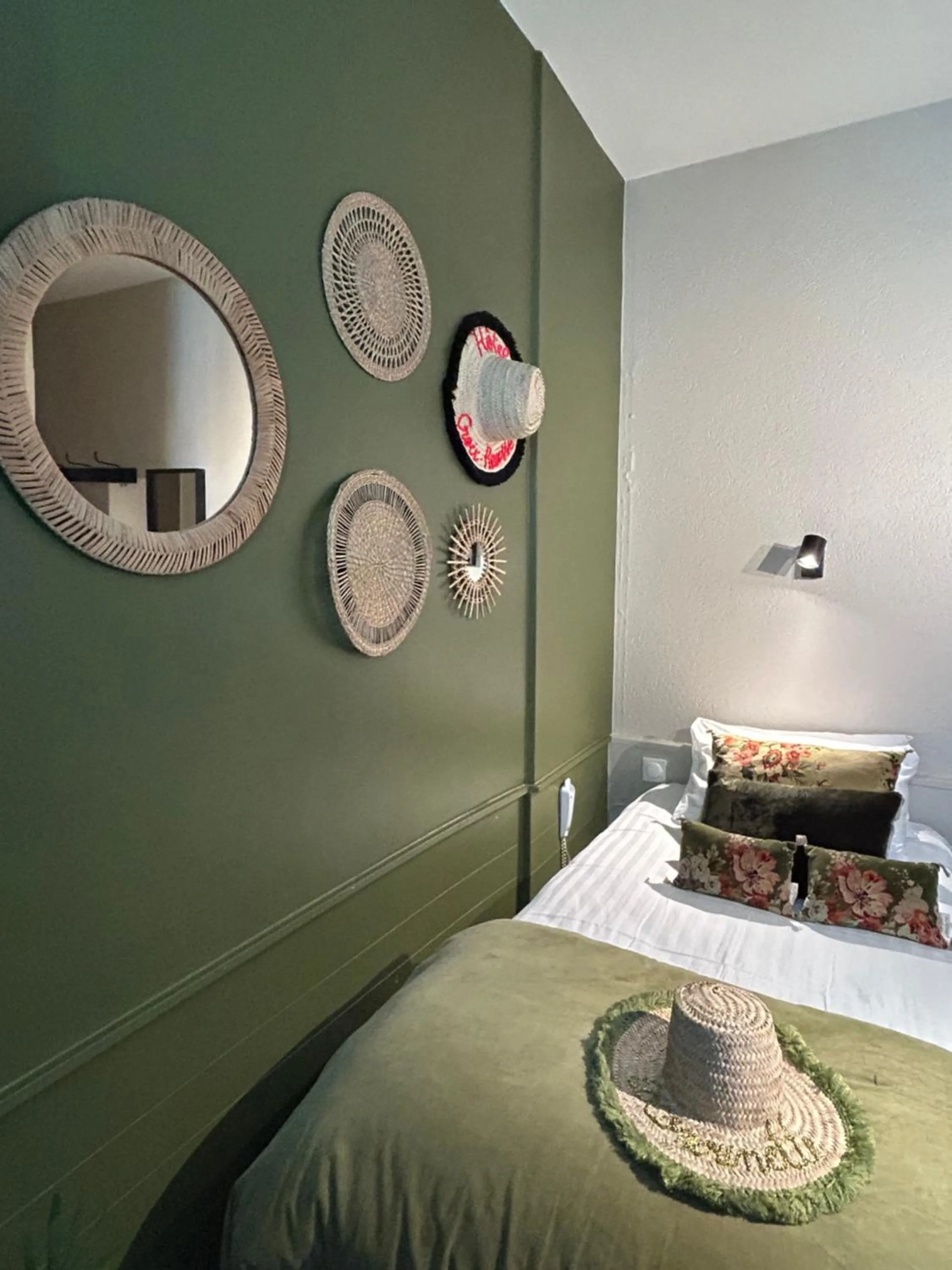 Bed in Hôtel de la Croix-Rousse