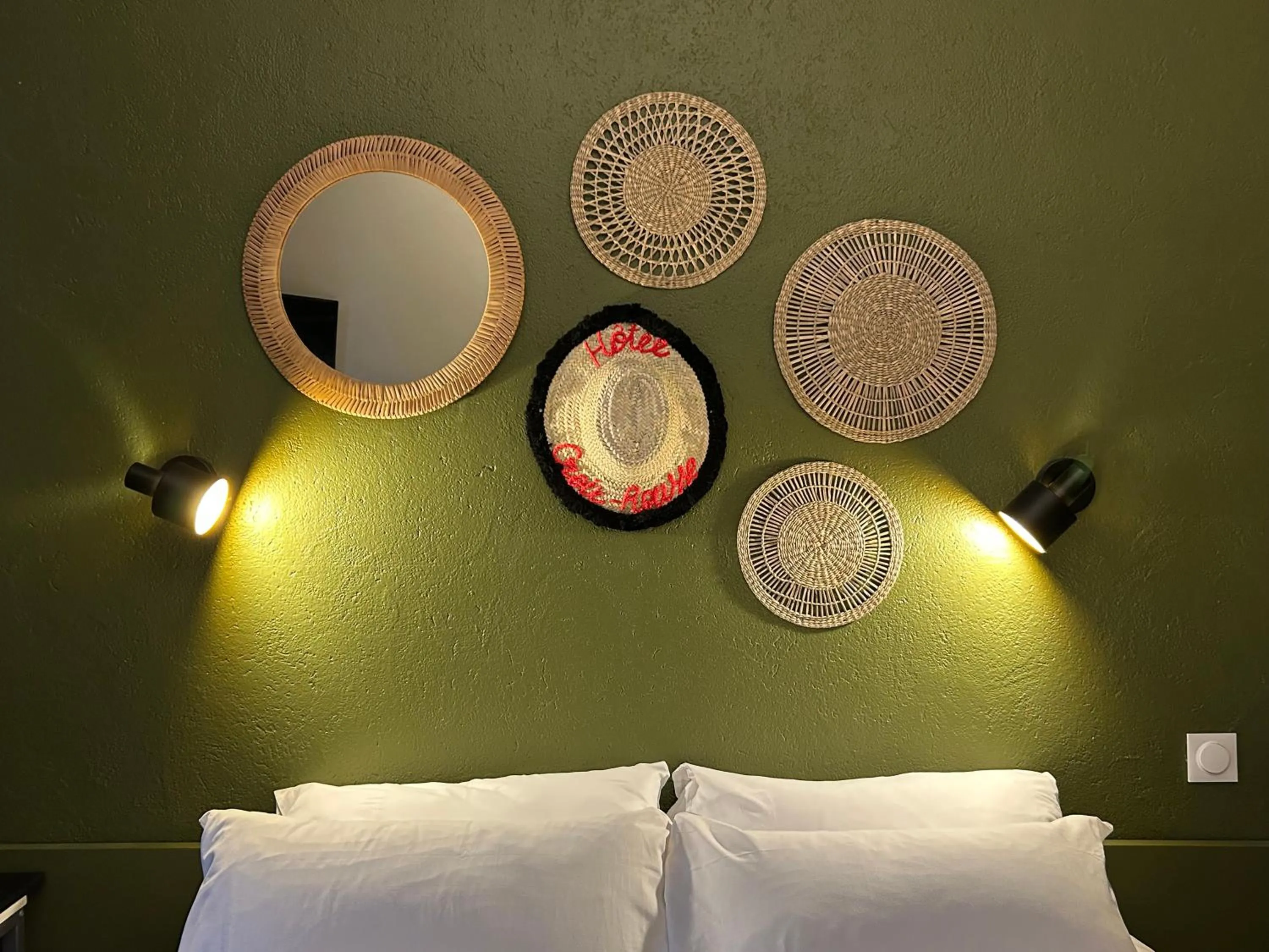 Bedroom, Bed in Hôtel de la Croix-Rousse