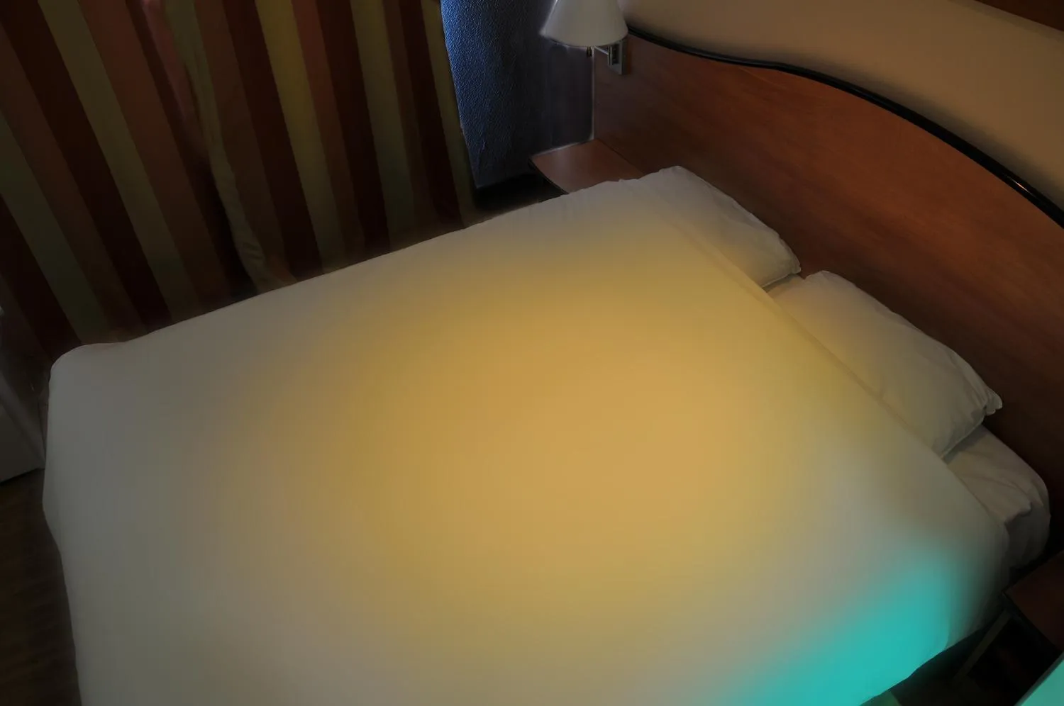 Photo of the whole room, Bed in Hotel Eden Montmartre