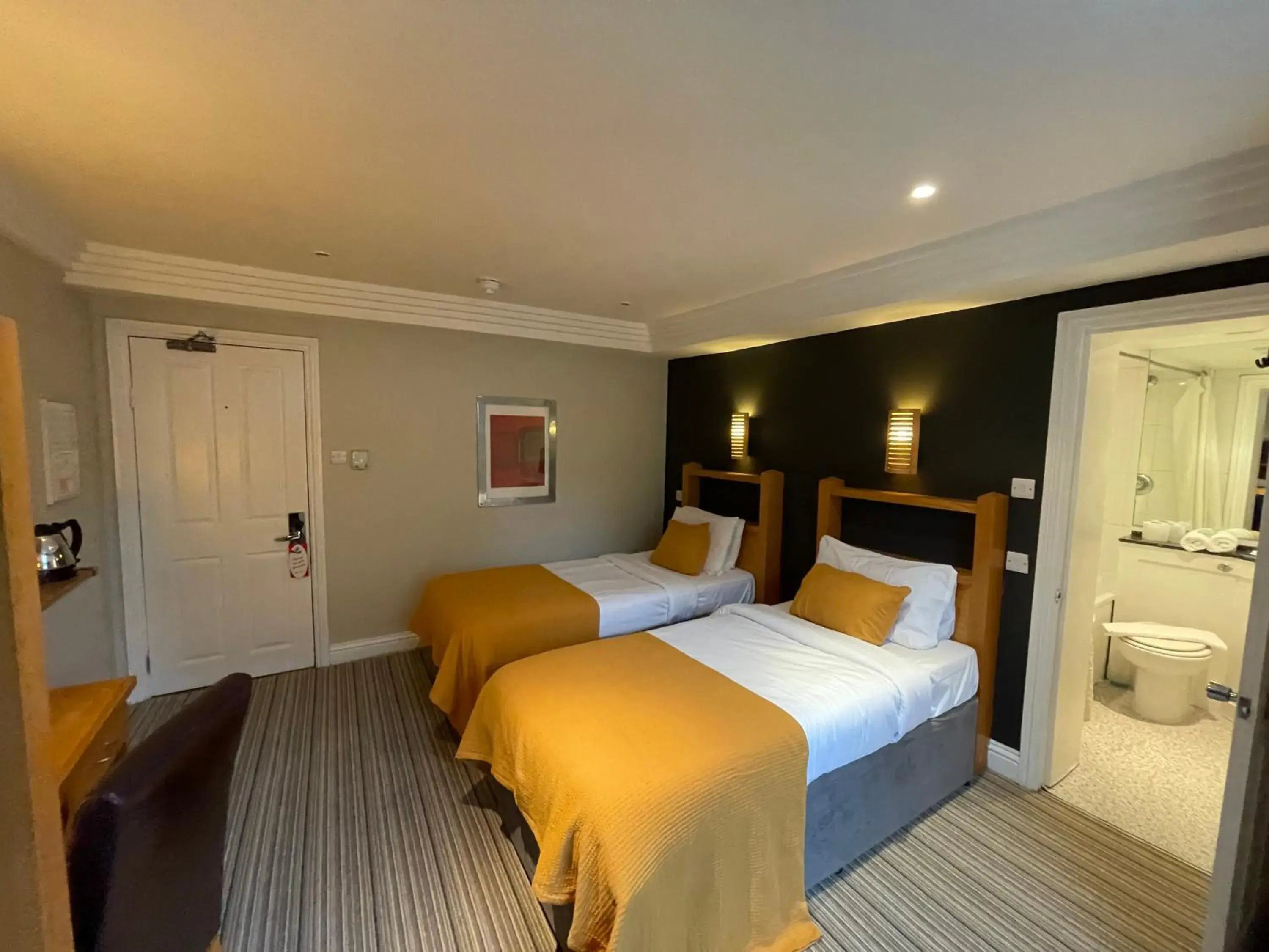 Twin Room in Shandon Hotel Twin Room in Shandon Hotel