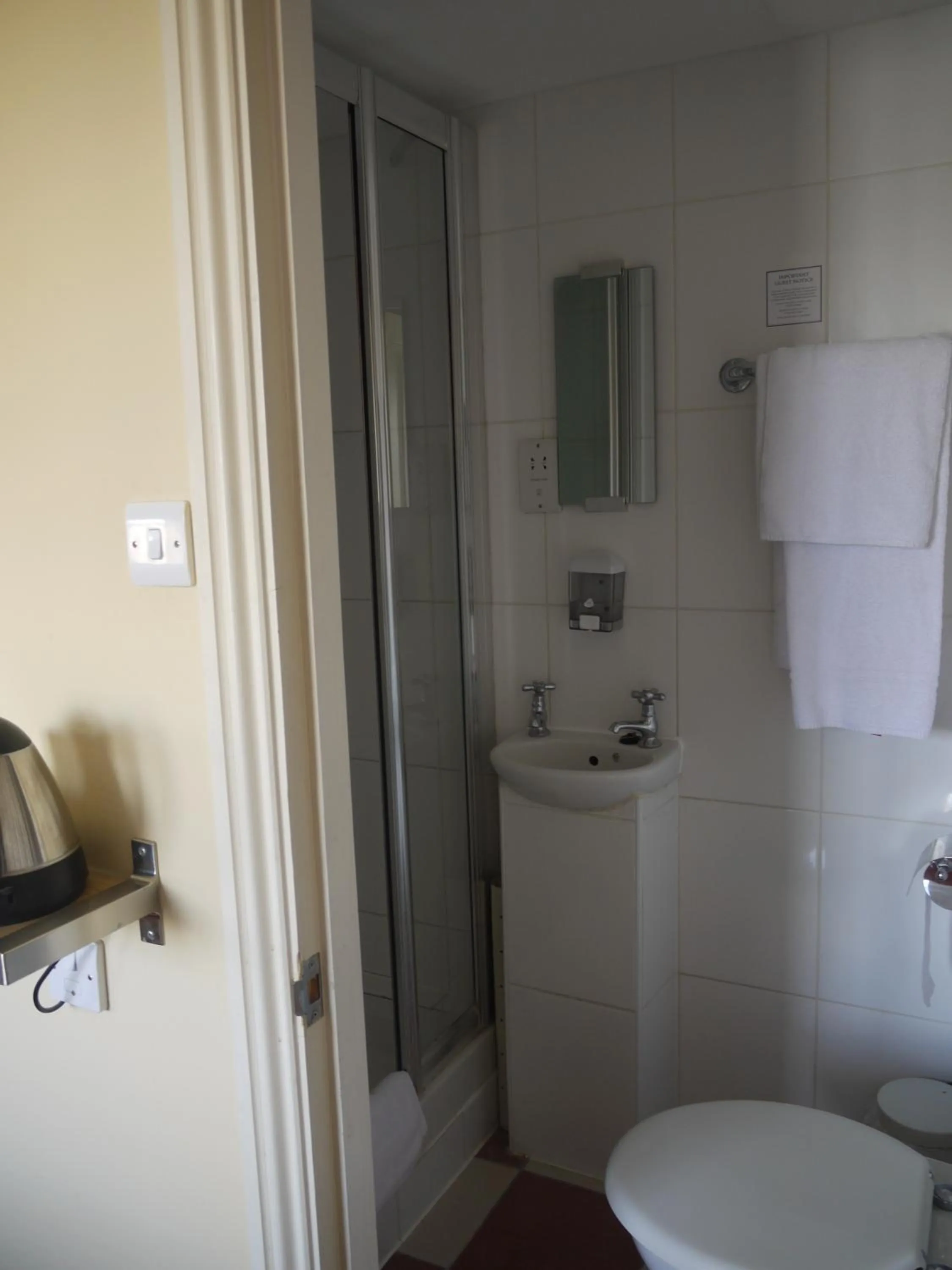 Bathroom in Shandon Hotel