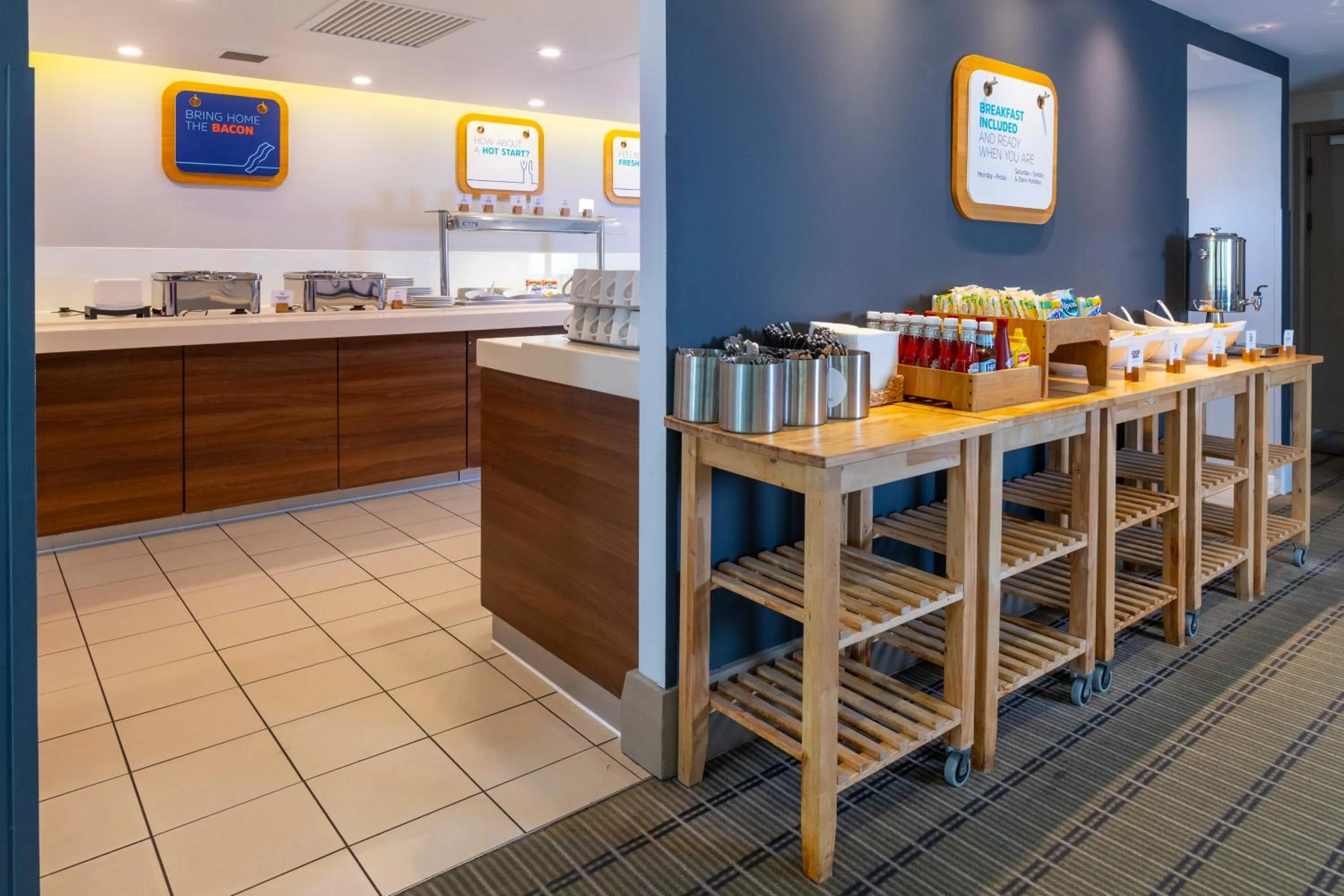 Meeting/conference room in Holiday Inn Express Northampton - South by IHG