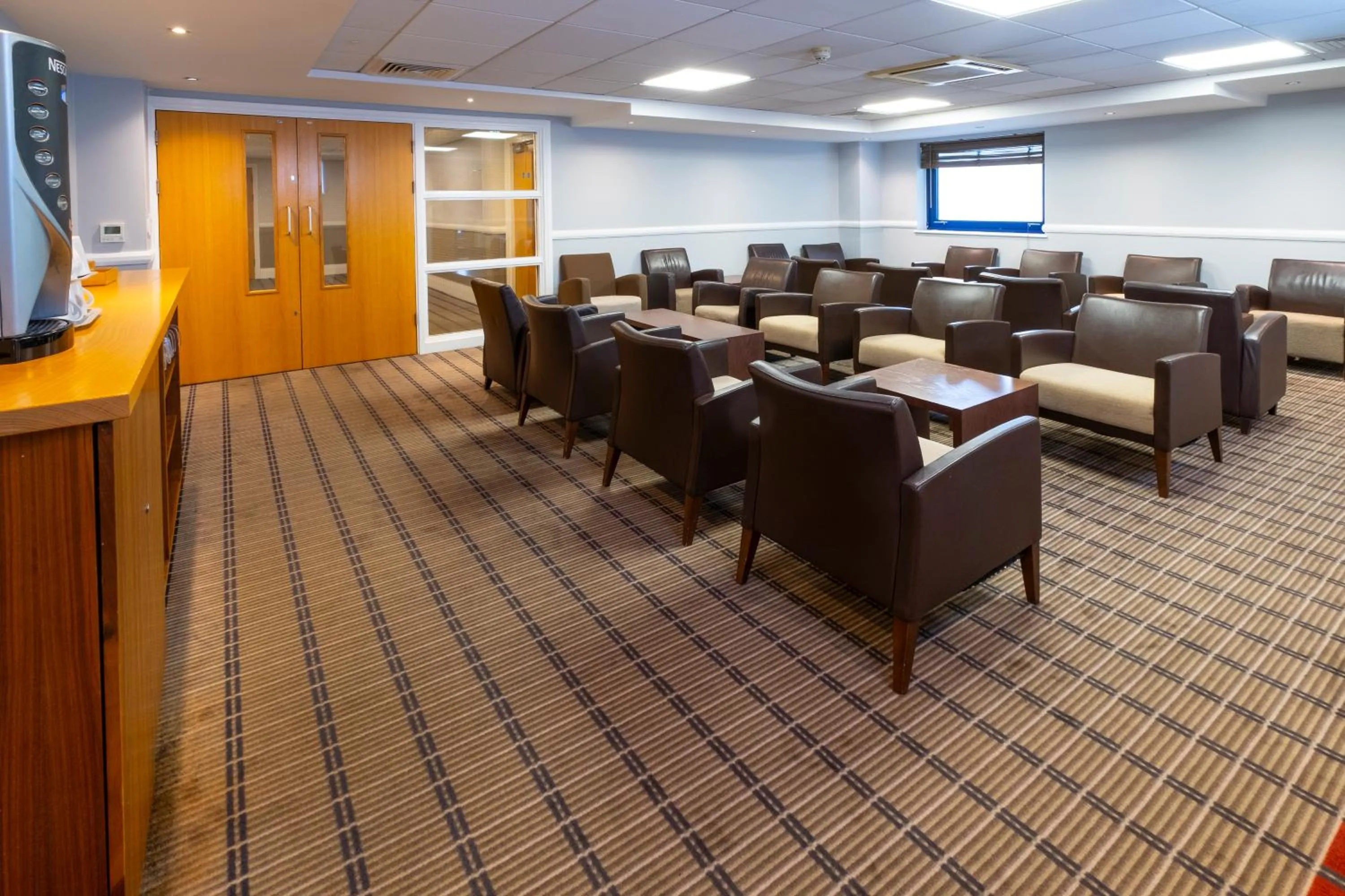Meeting/conference room in Holiday Inn Express Northampton - South by IHG