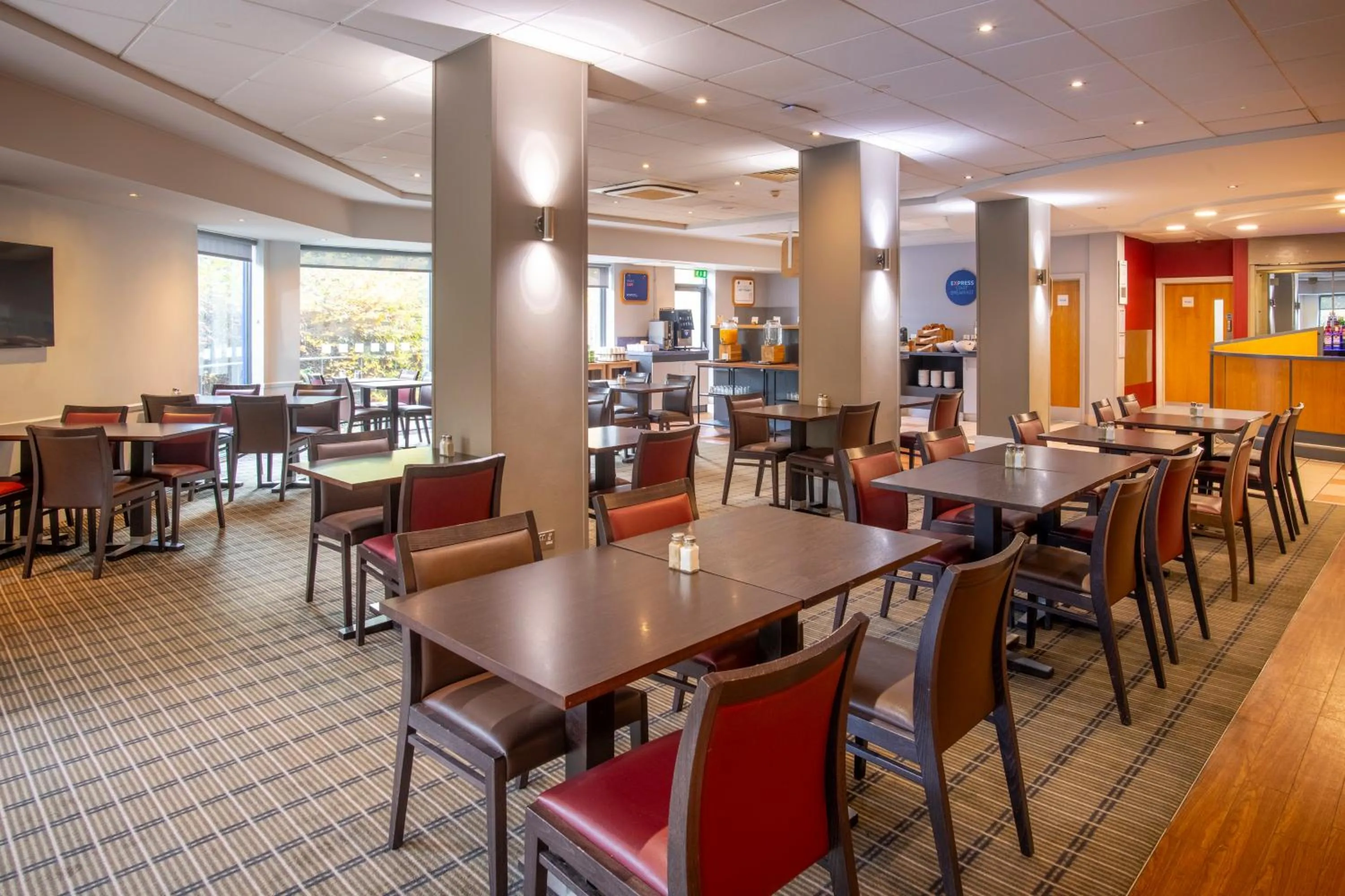 Breakfast in Holiday Inn Express Droitwich Spa by IHG