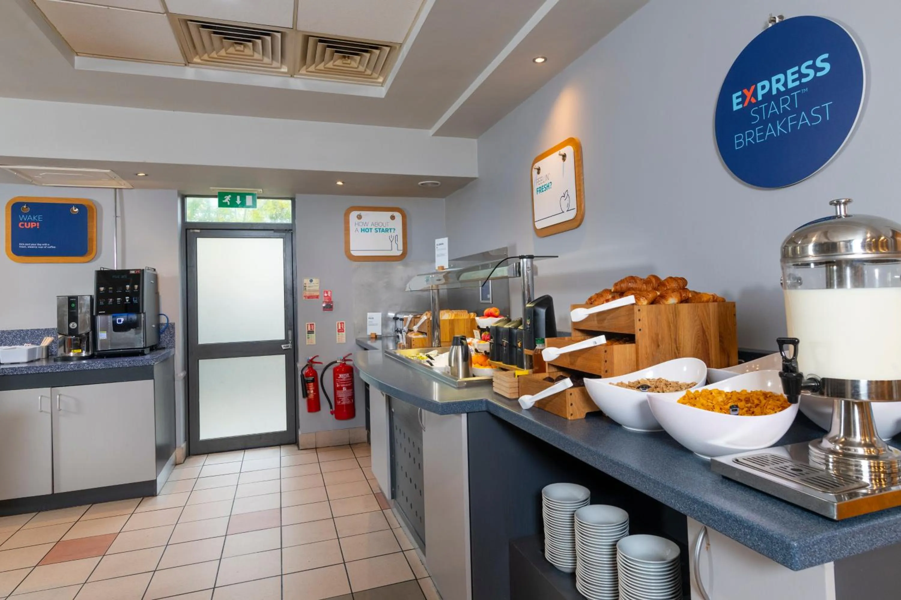 Buffet breakfast in Holiday Inn Express Droitwich Spa by IHG