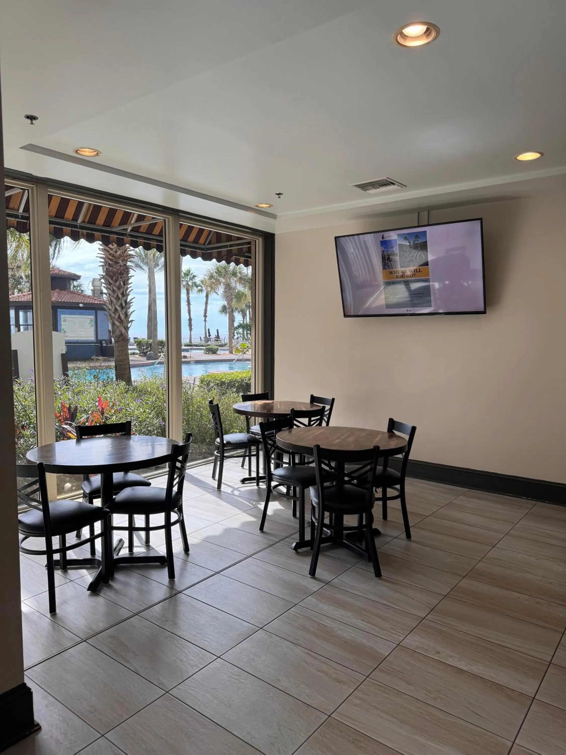 Restaurant/places to eat in Shores of Panama Resort