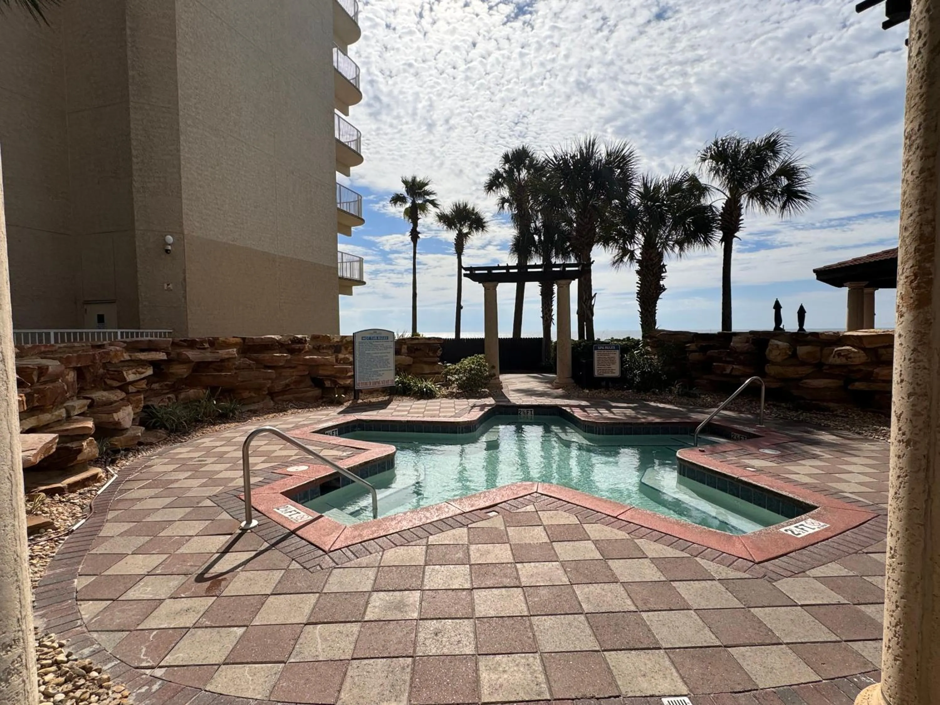 Swimming pool in Shores of Panama Resort