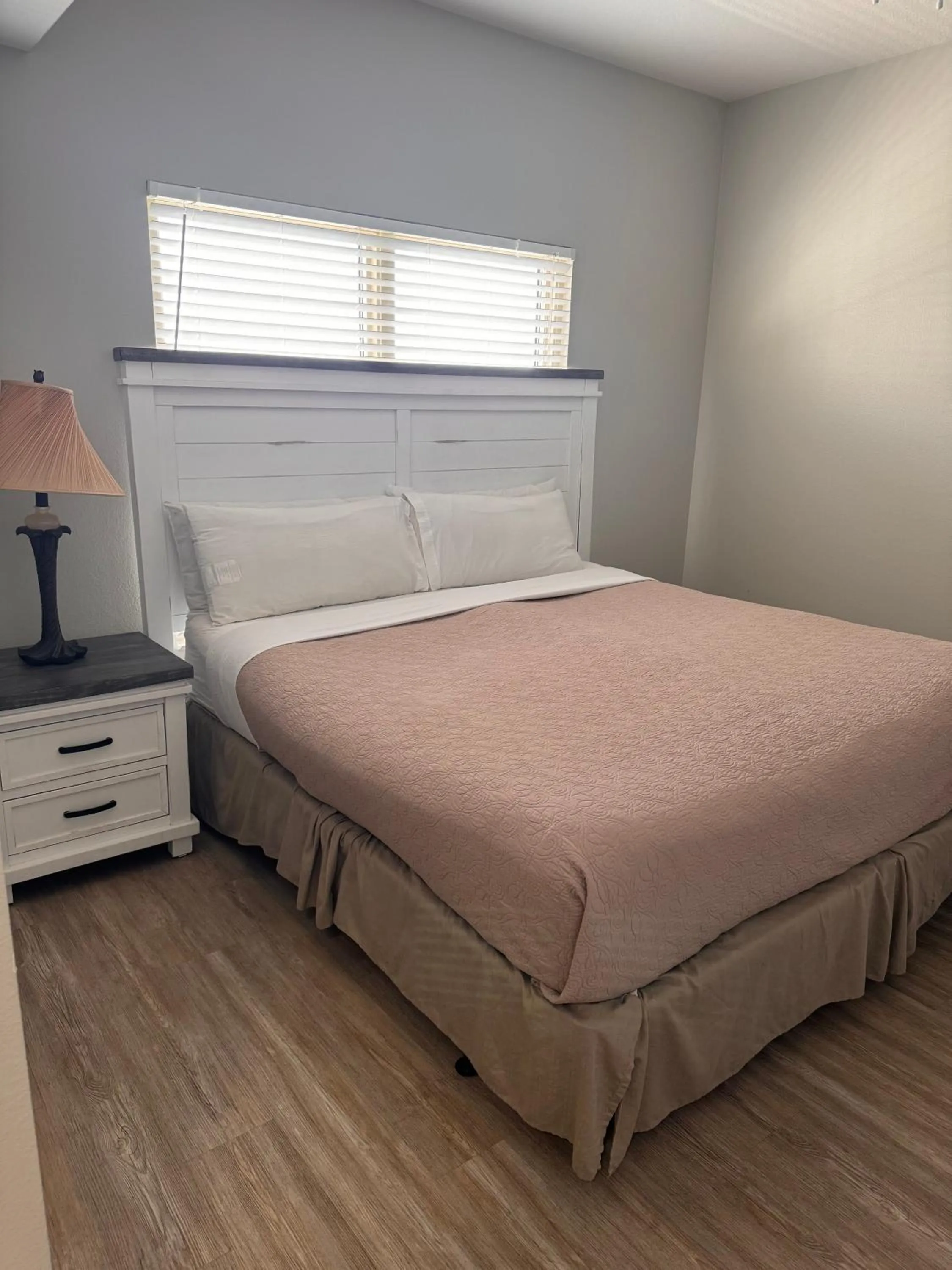 Photo of the whole room, Bed in Shores of Panama Resort