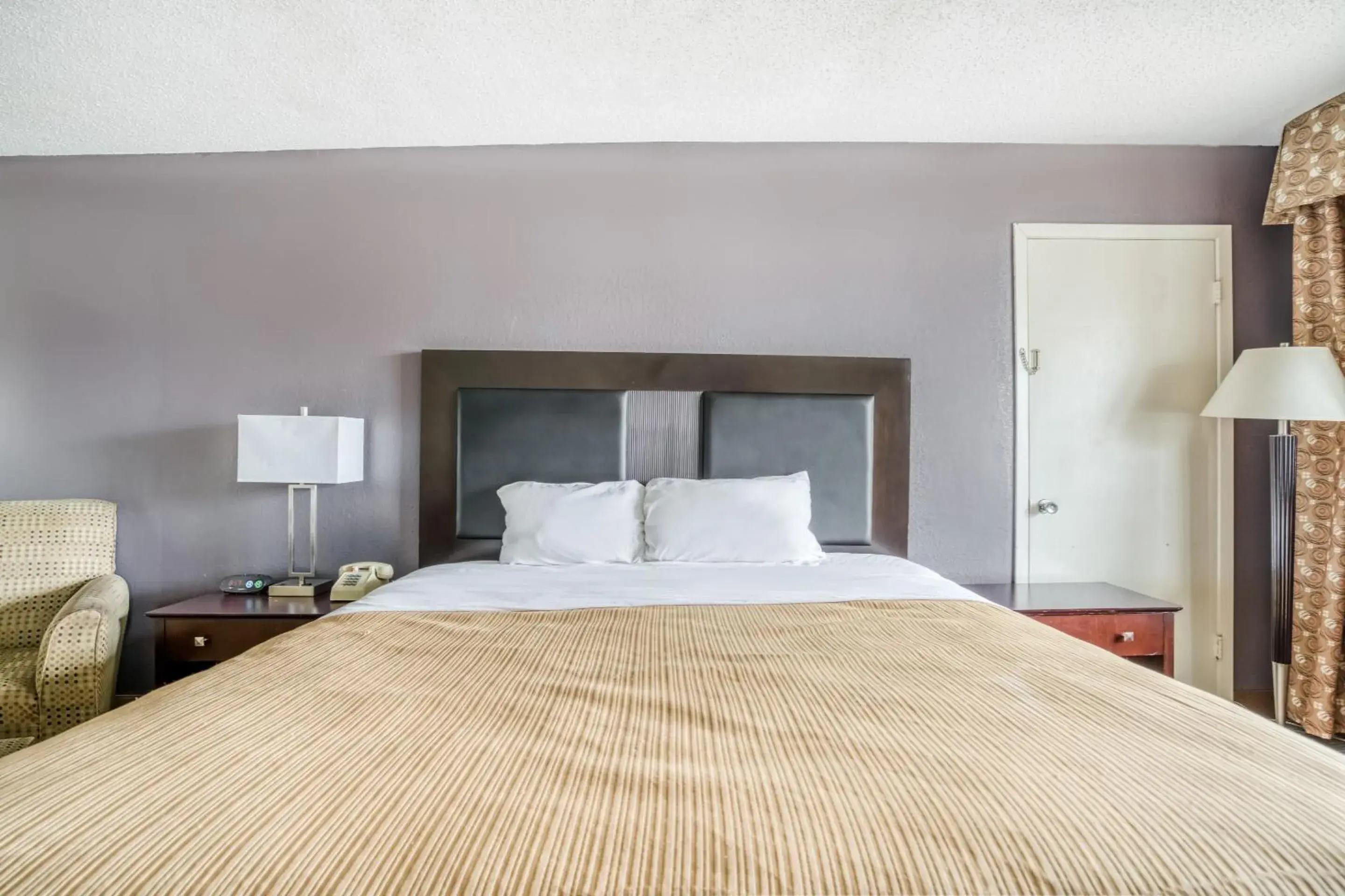 King Room in OYO Hotel Alexandria LA- Hwy 165 King Room in OYO Hotel Alexandria LA- Hwy 165