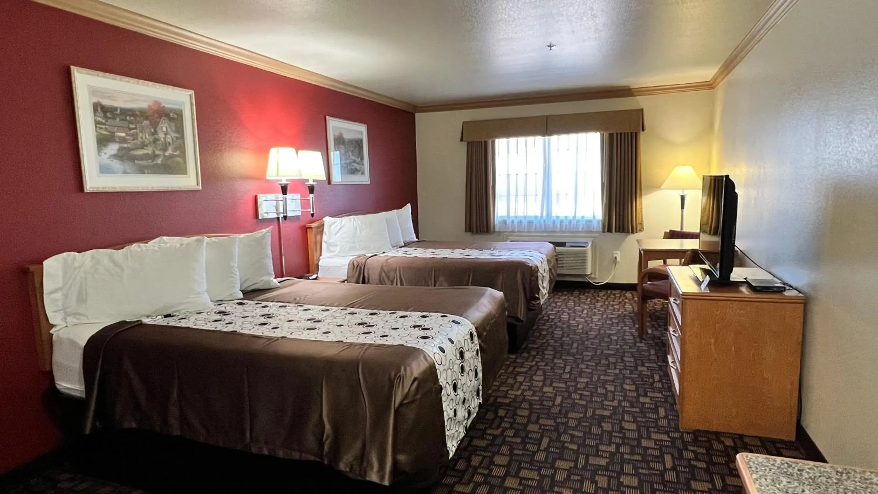 Queen Room with Two Queen Beds in Velkommen Inn Queen Room with Two Queen Beds in Velkommen Inn