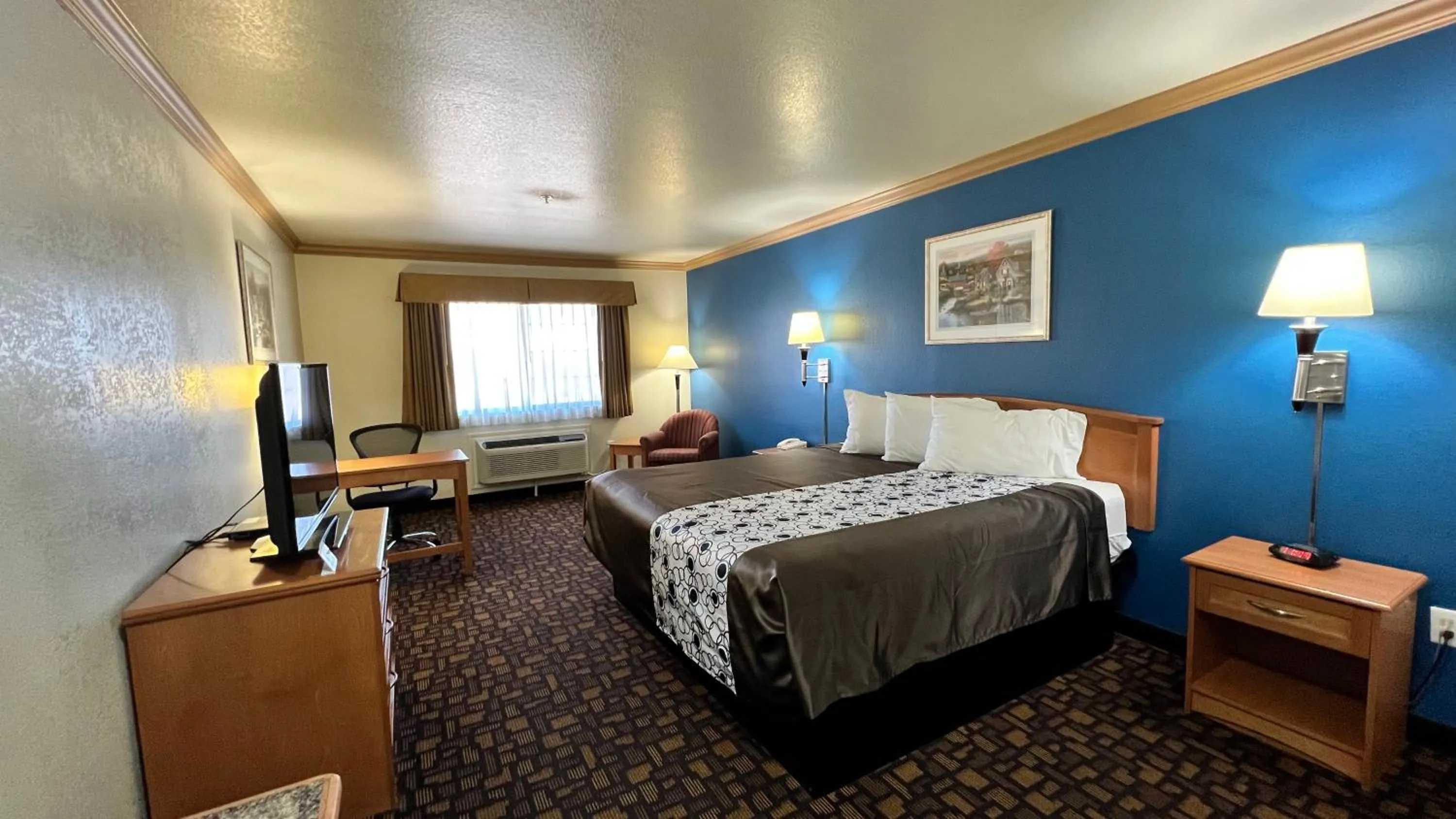 Photo of the whole room, Bed in Velkommen Inn