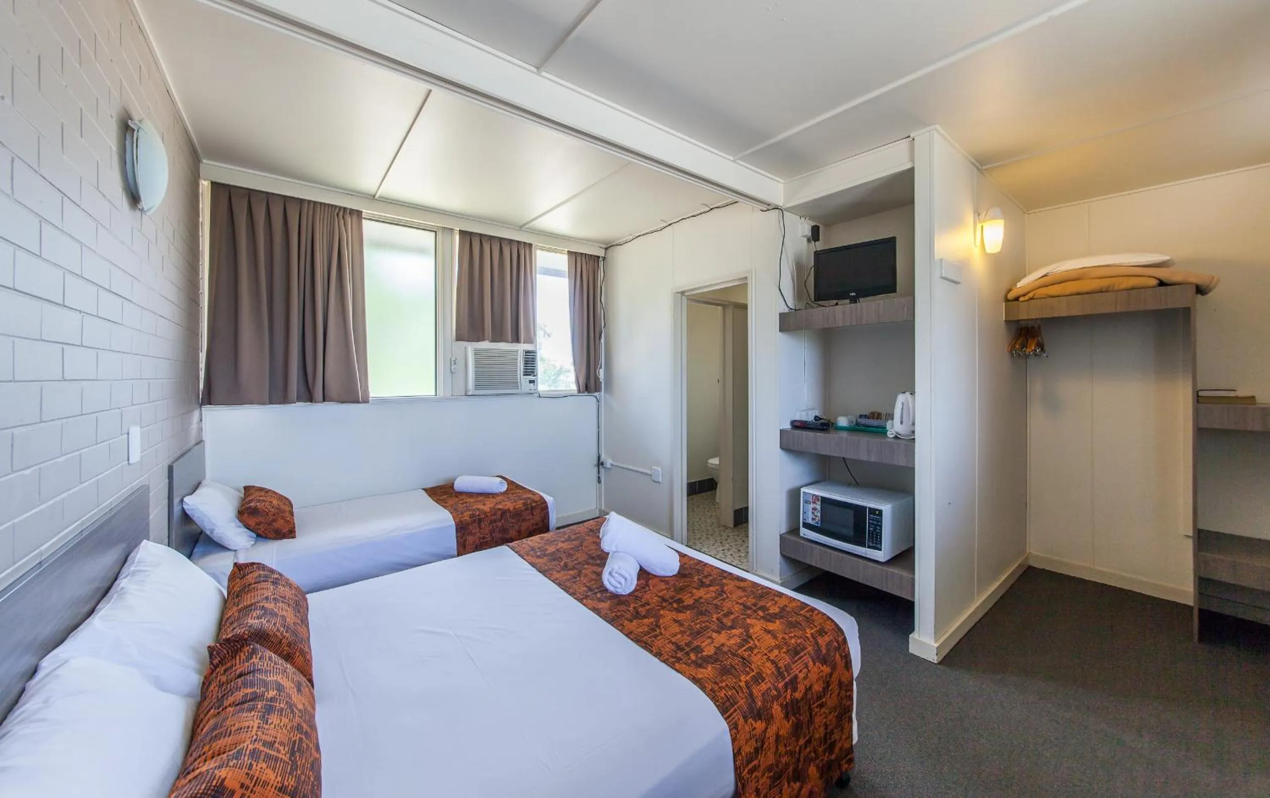 Photo of the whole room, Bed in The Australian Hotel Murgon