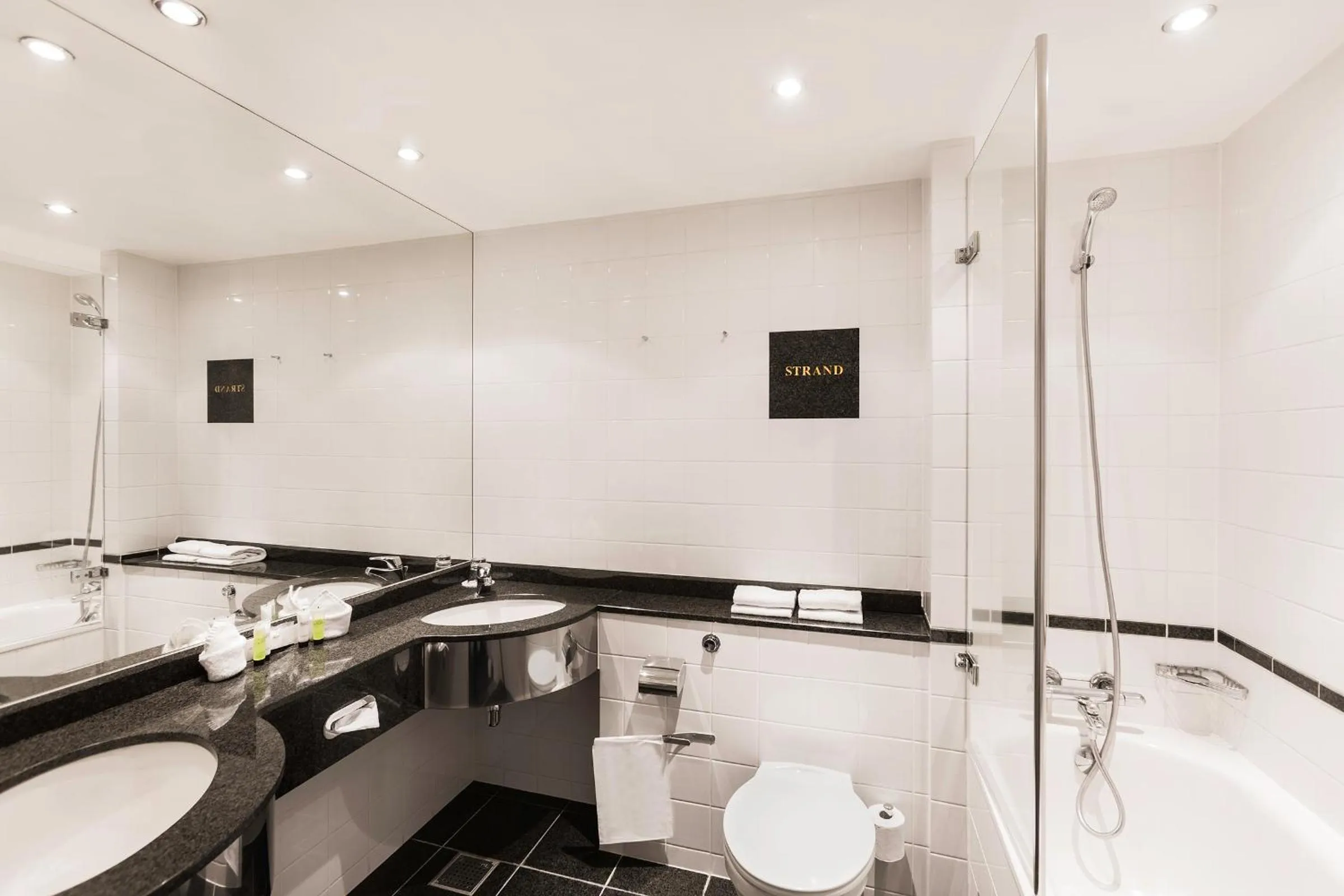 Bathroom in Copenhagen Strand