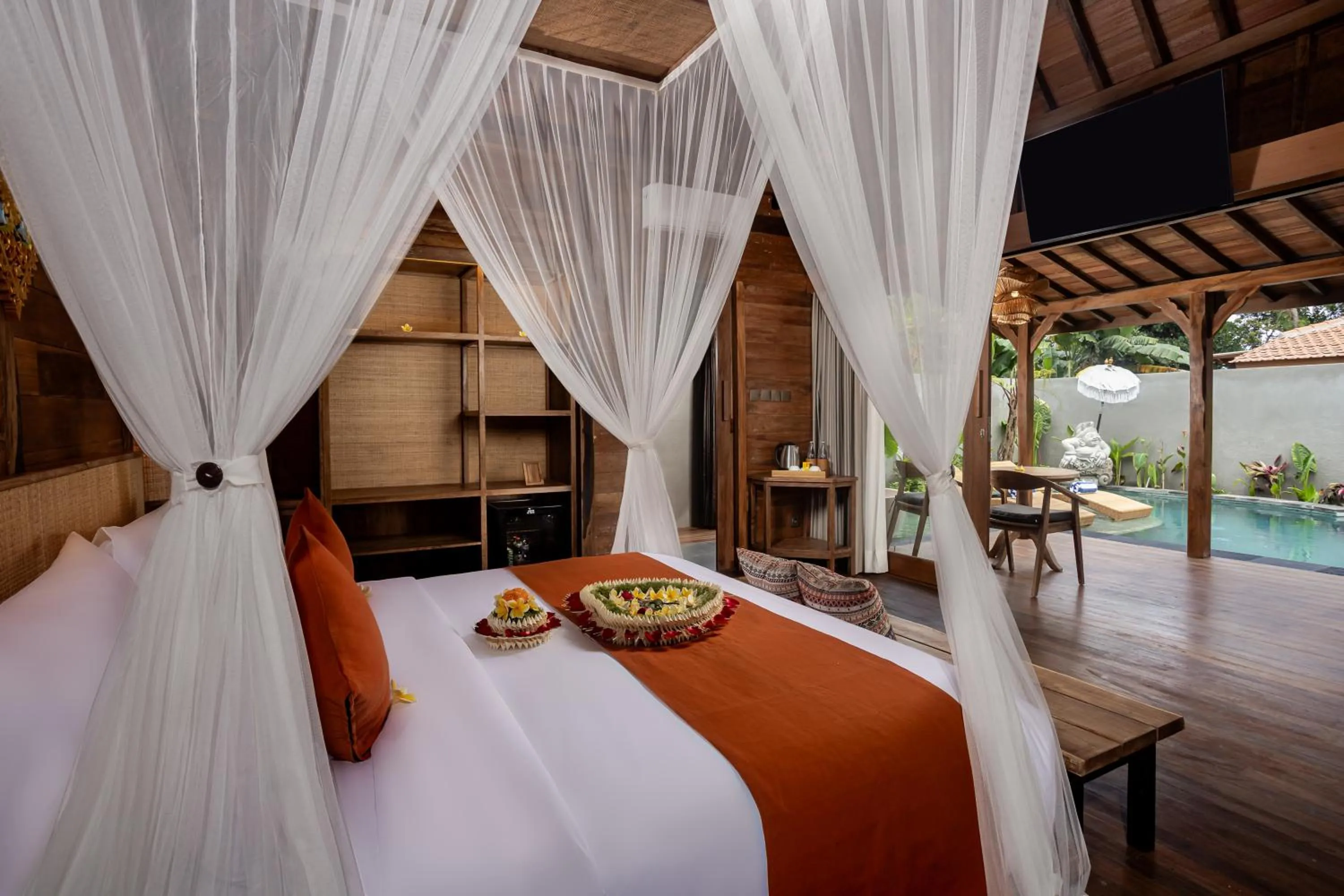 TV and multimedia, Bed in Yana Villas Kemenuh by GenuineHost