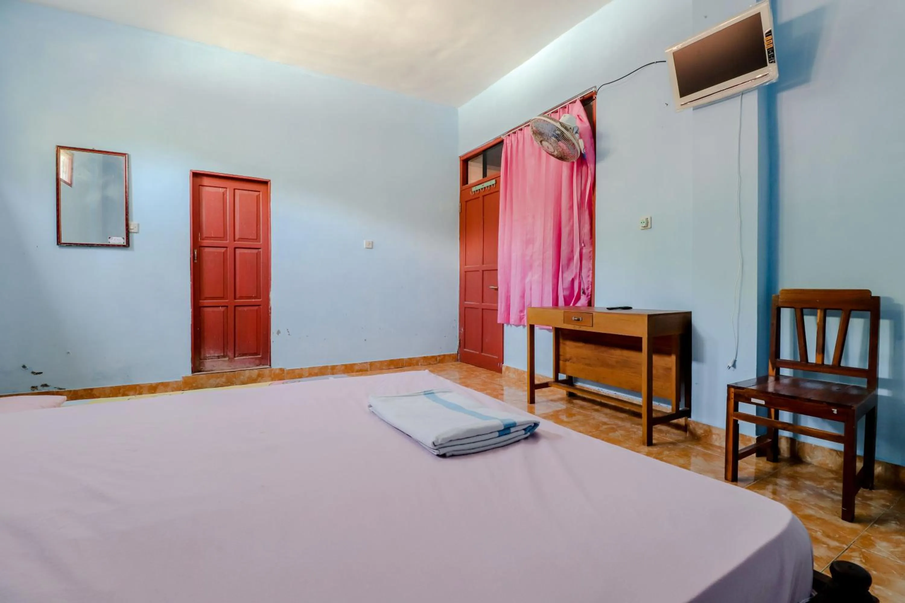 Bedroom, Bed in Hotel Kukup Indah